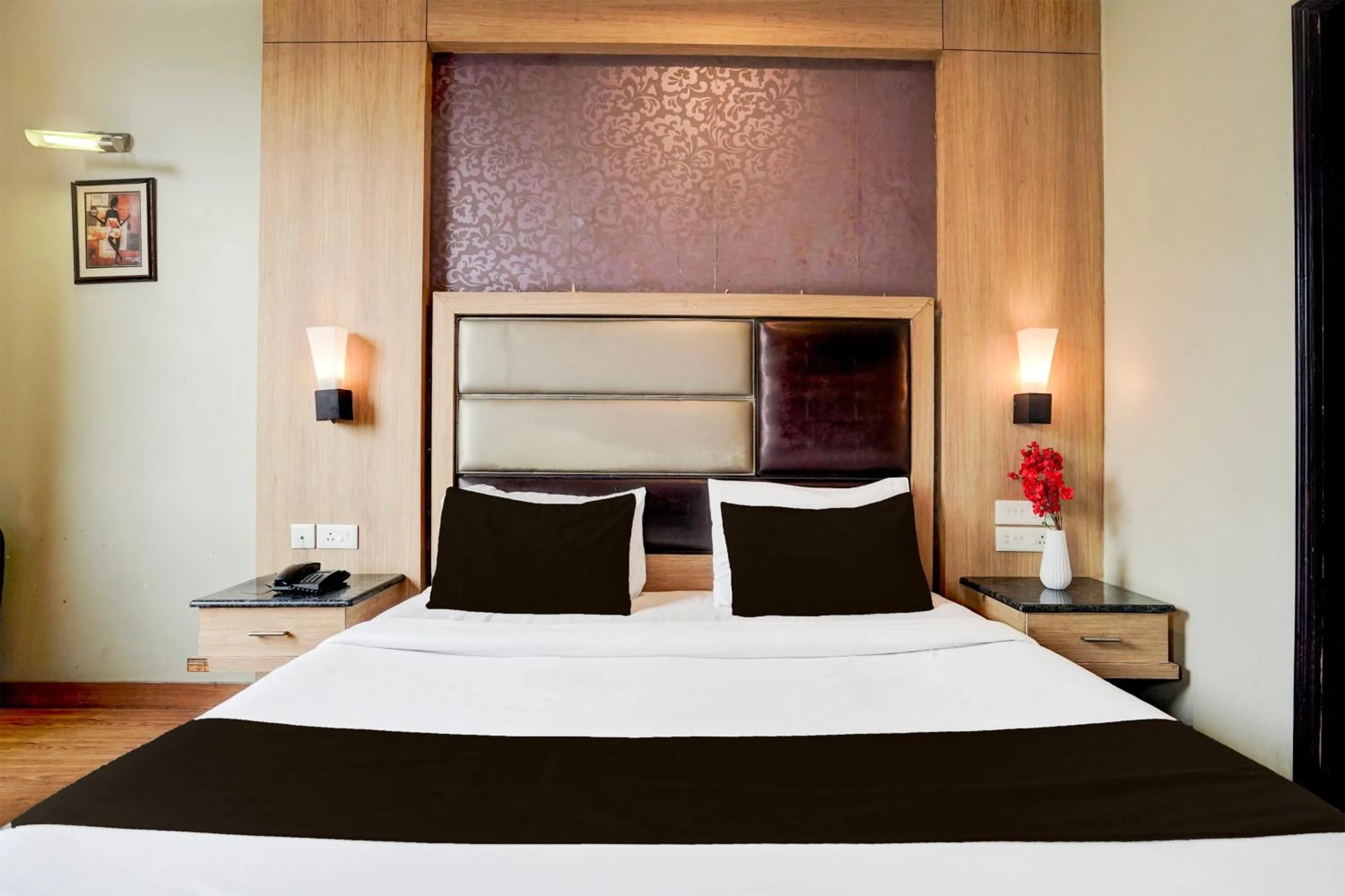 Bedroom, Bed in Super Townhouse Bani Park Formerly Aroma Residency