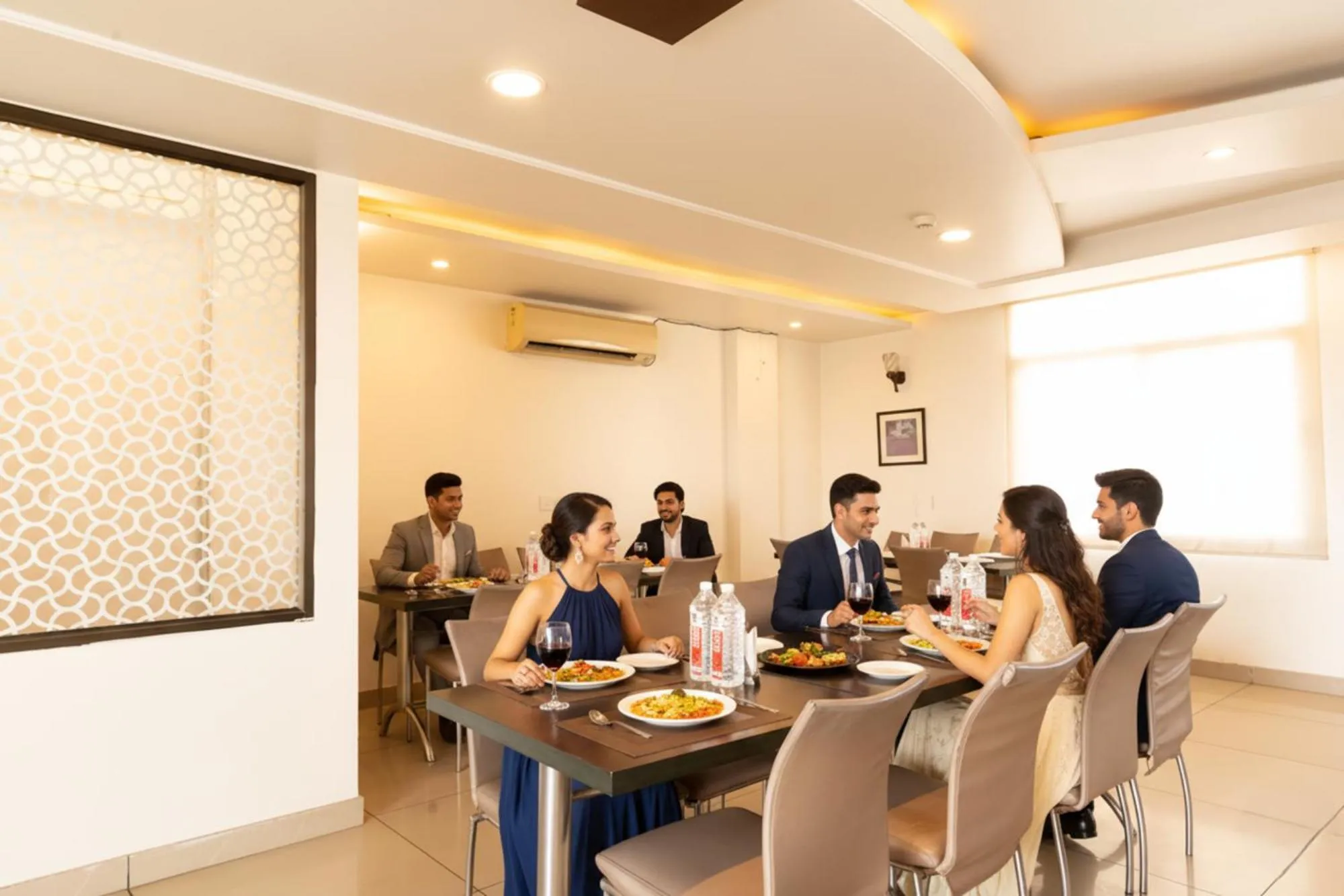 Restaurant/places to eat in FabHotel Signature Inn