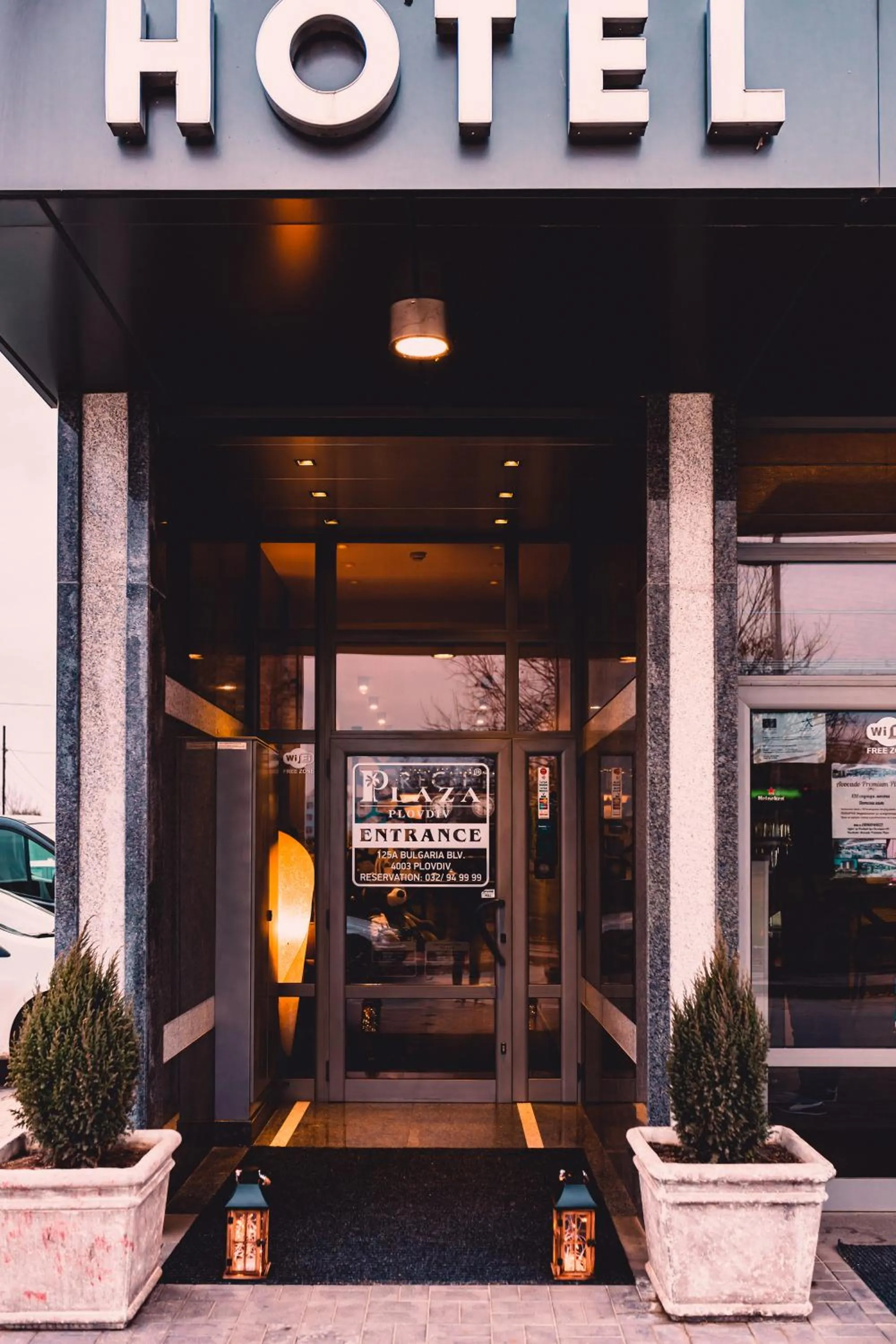 Facade/entrance in Plaza Hotel Plovdiv - Free Parking
