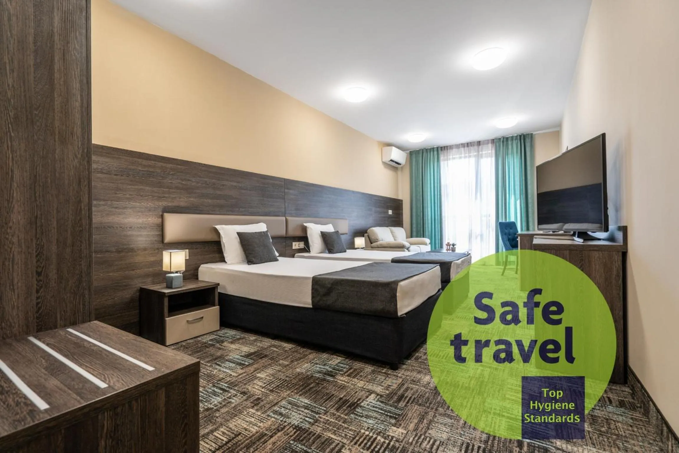 Photo of the whole room, Bed in Plaza Hotel Plovdiv - Free Parking