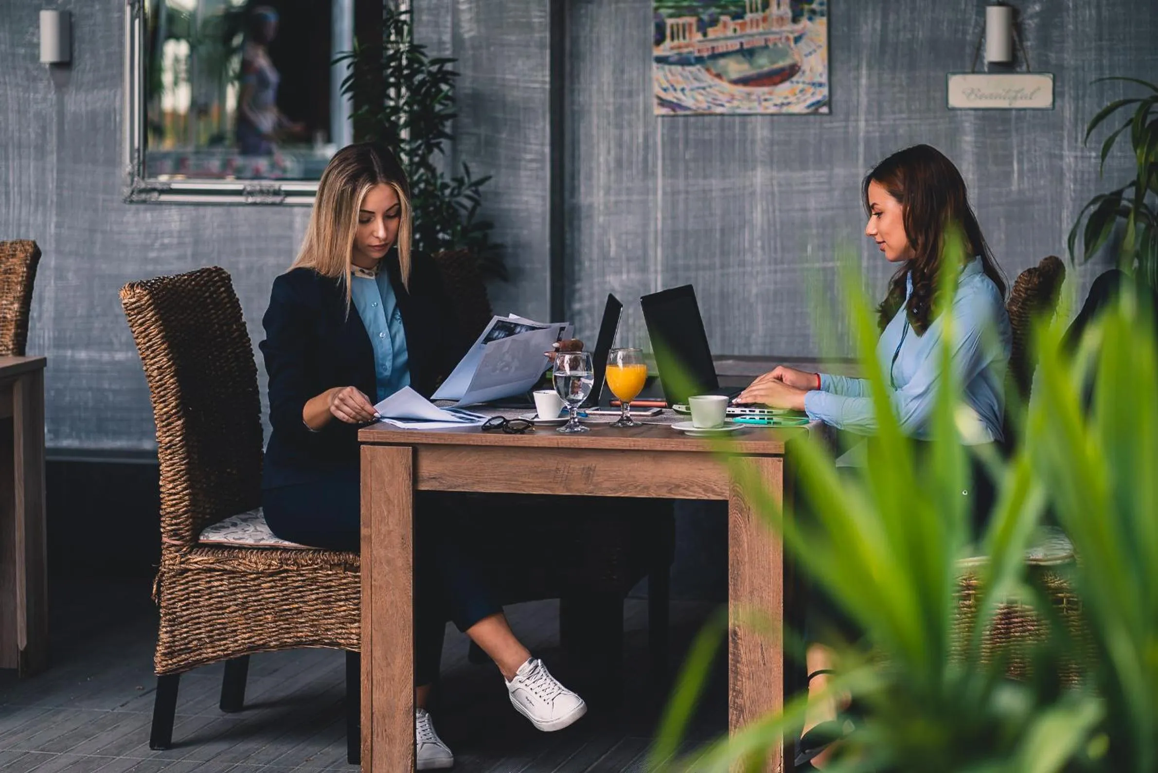 Garden in Plaza Hotel Plovdiv - Free Parking