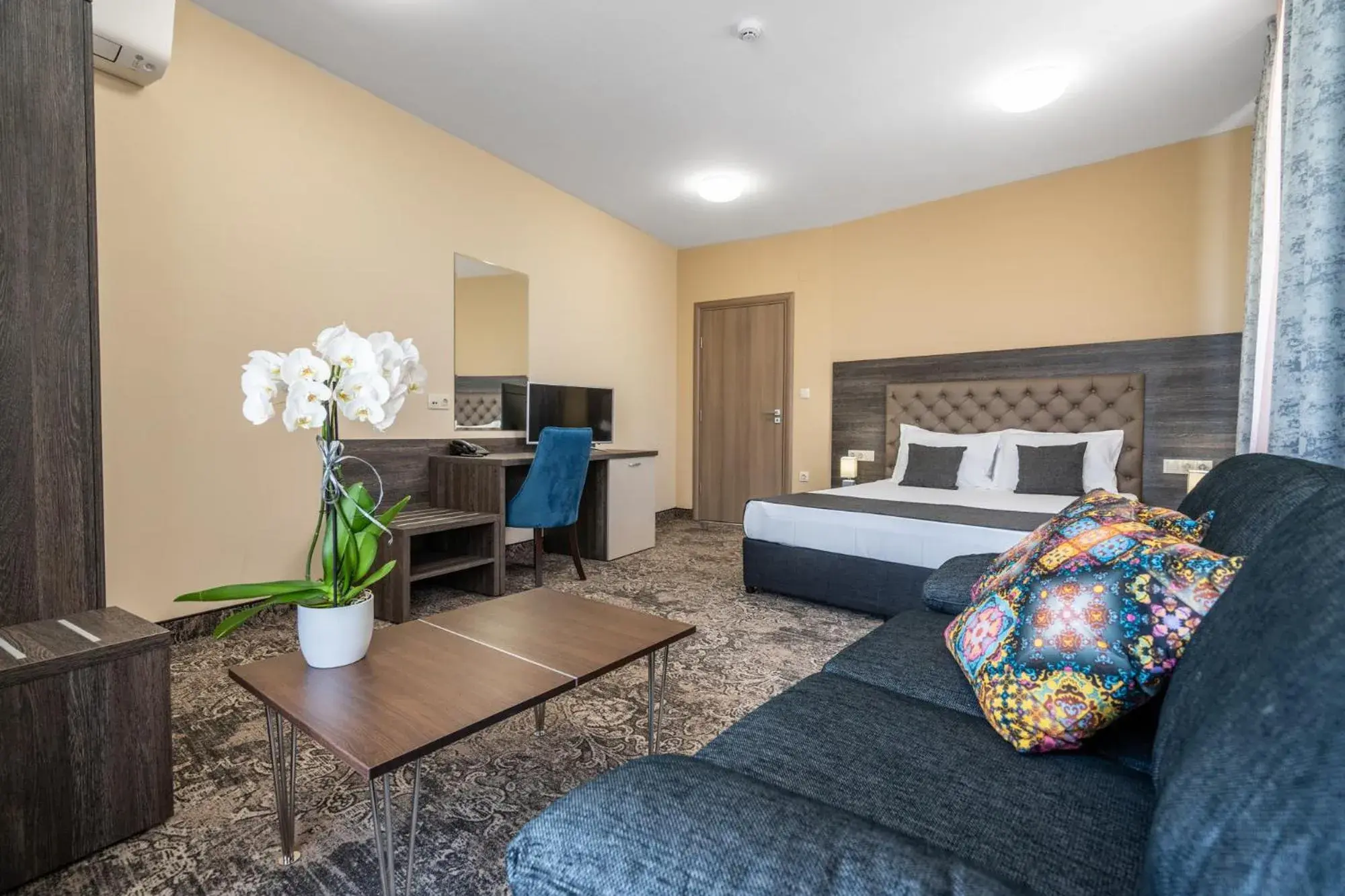 Apartment Two bedrooms (Balcony) Free Parking in Plaza Hotel Plovdiv - Free Parking Apartment Two bedrooms (Balcony) Free Parking in Plaza Hotel Plovdiv - Free Parking