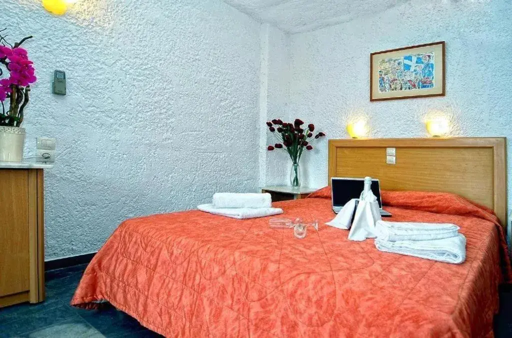 Standard Room with Garden View in Karteros Hotel Standard Room with Garden View in Karteros Hotel