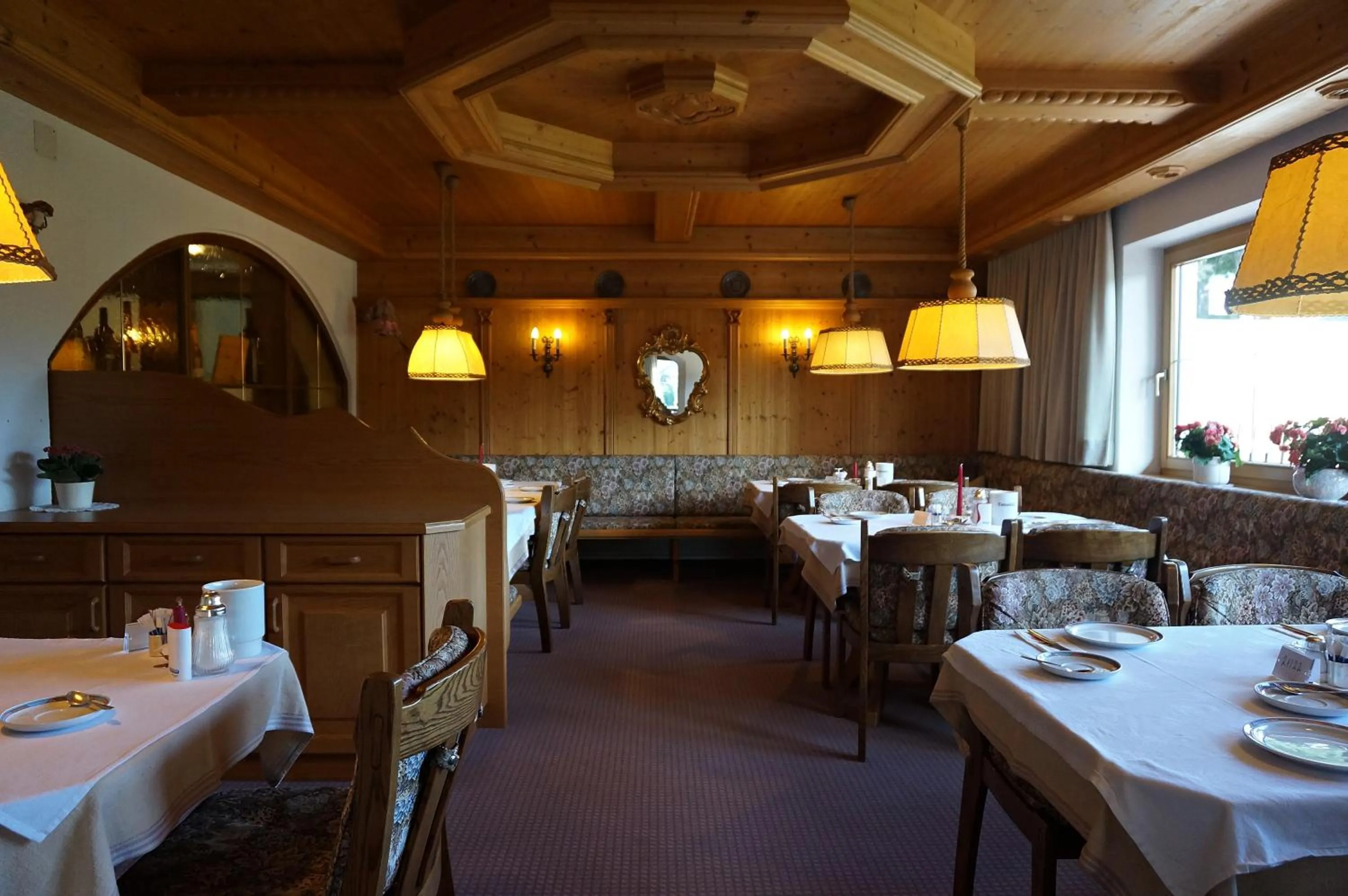 Restaurant/places to eat in Hotel Egerthof
