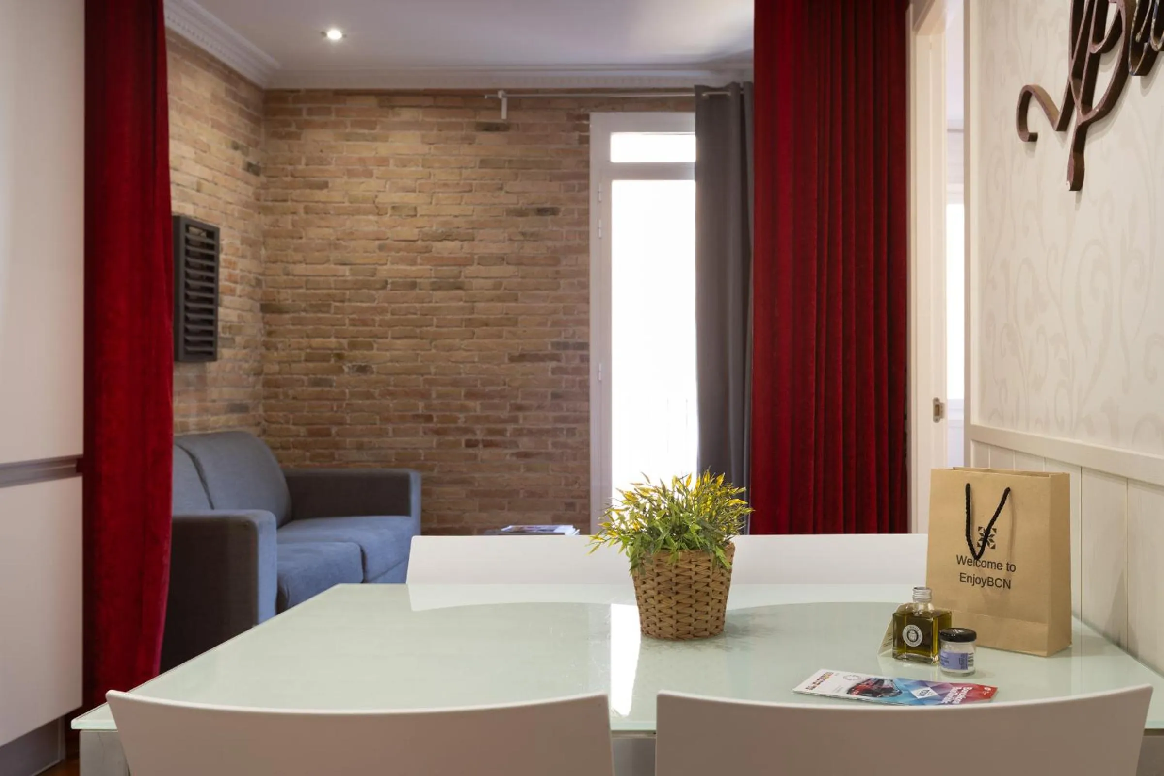 Living room in Enjoybcn Gaudi Apartments