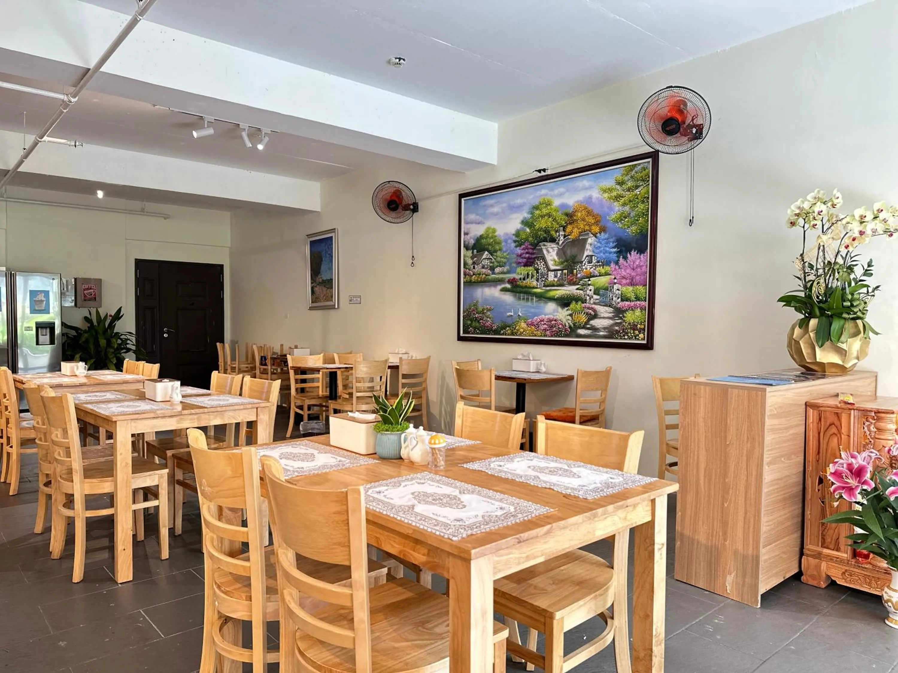 Restaurant/places to eat in Michael Apartment Scenic Valley