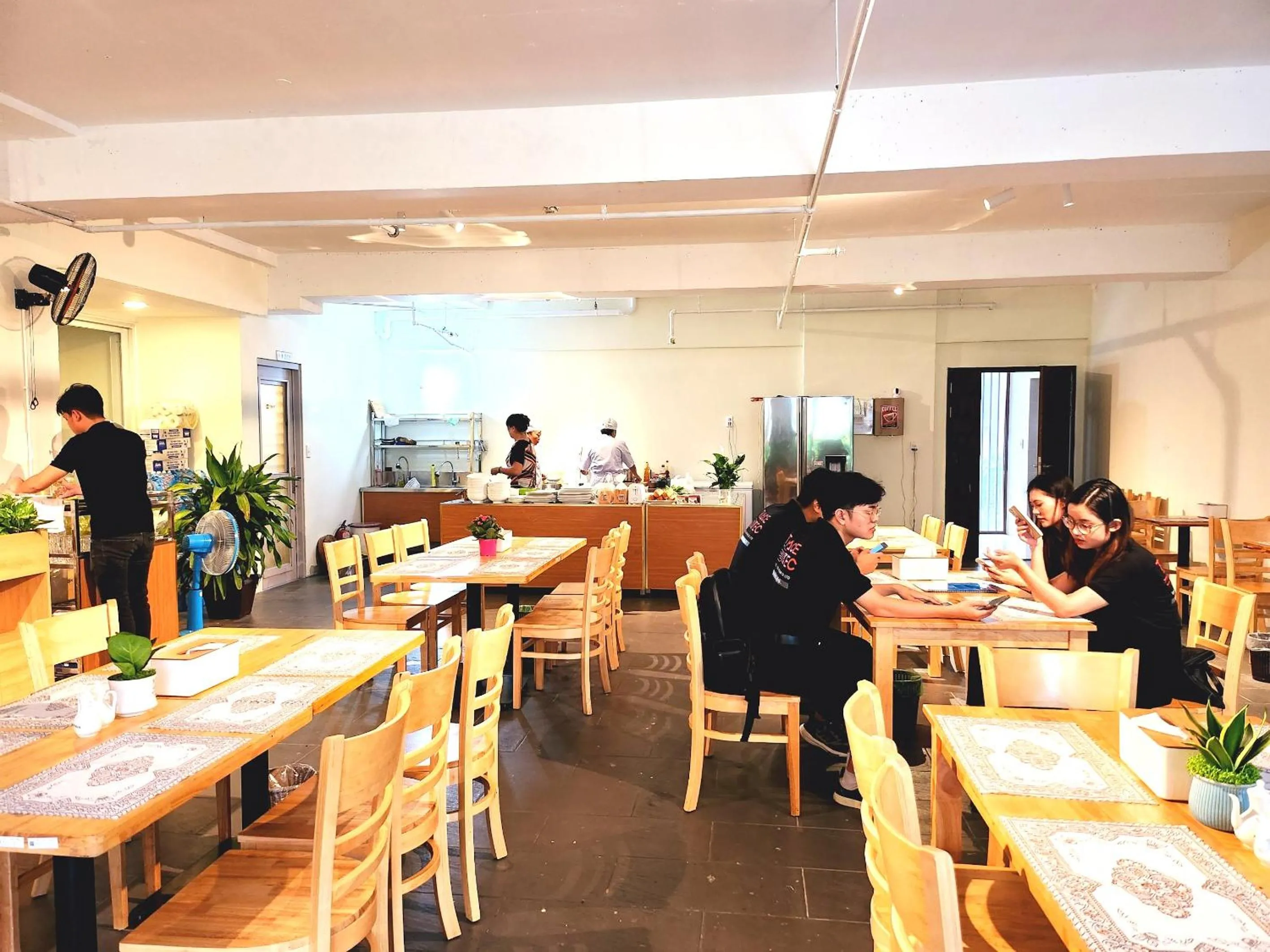 Restaurant/places to eat in Michael Apartment Scenic Valley