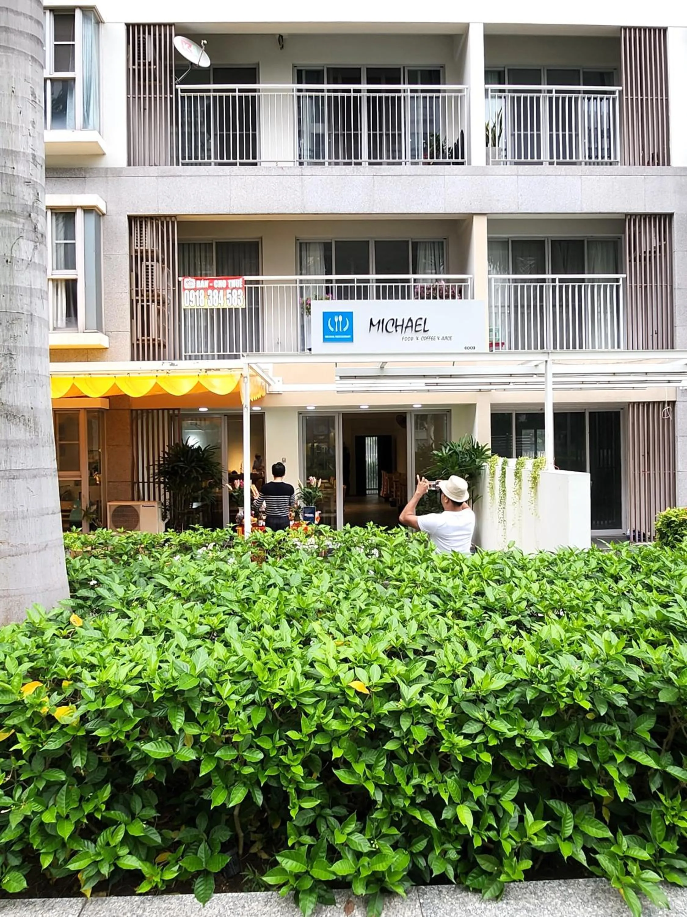 Restaurant/places to eat in Michael Apartment Scenic Valley