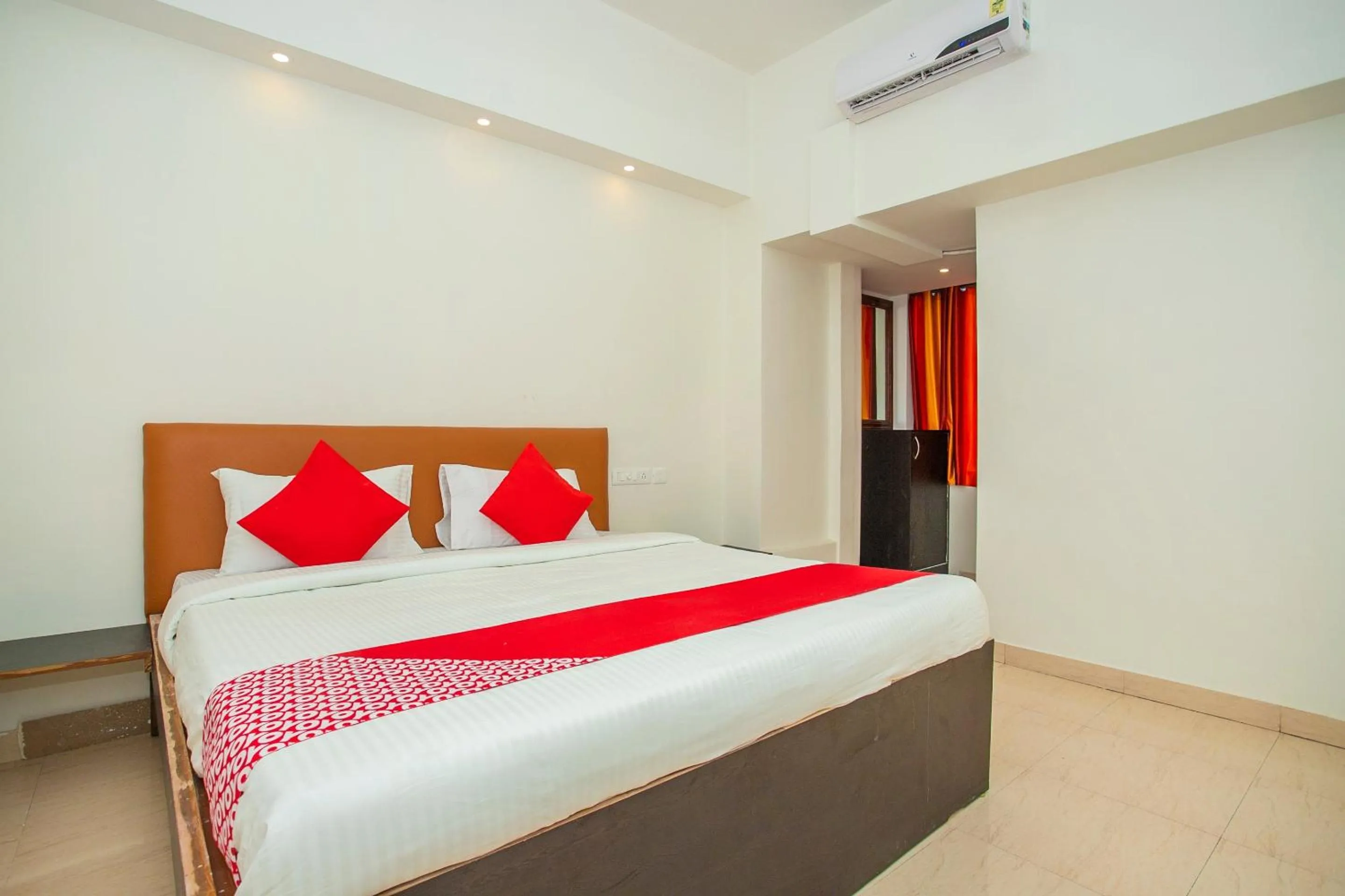Bedroom, Bed in Hotel O Shree AMM Residency
