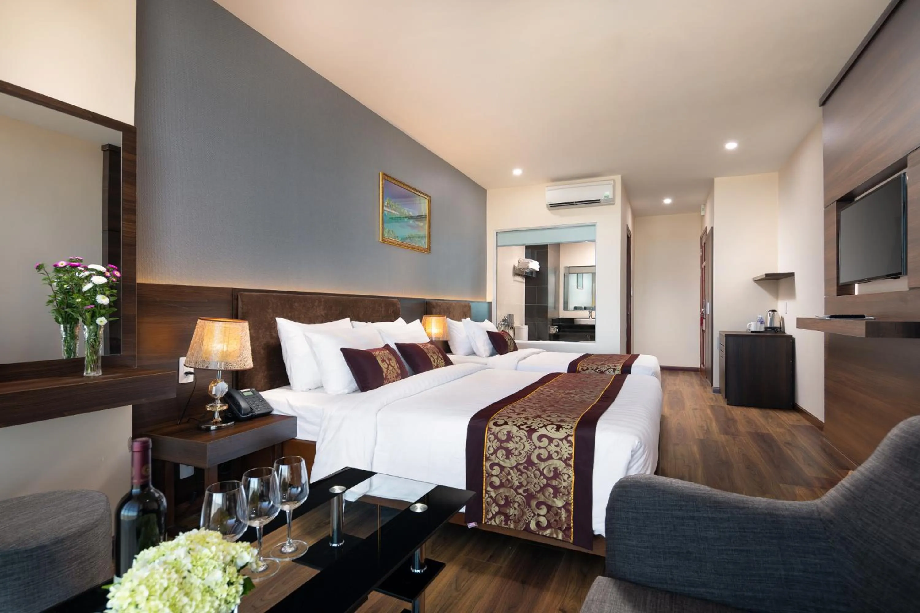 Photo of the whole room, Bed in Nolis Hotel