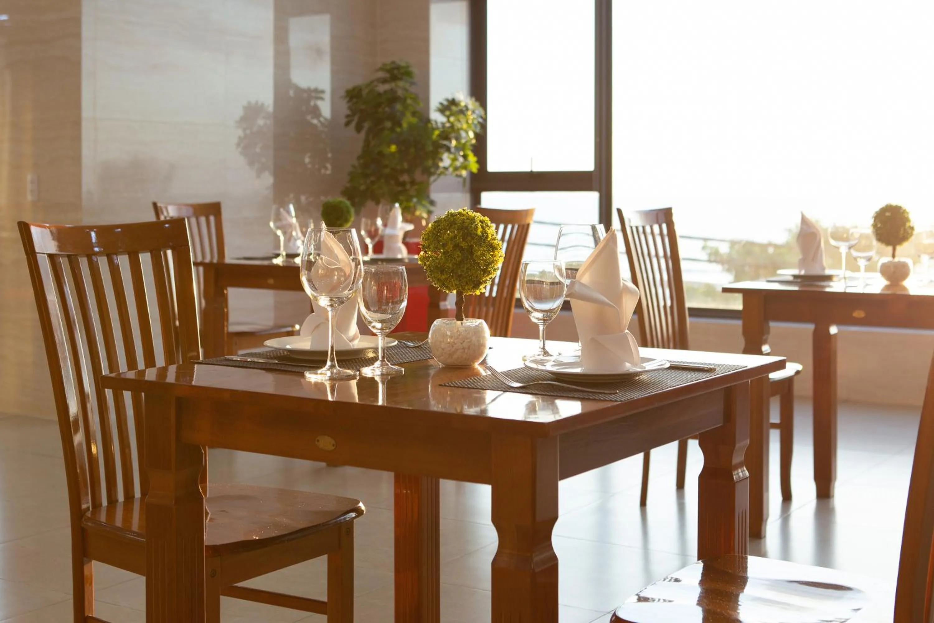 Restaurant/places to eat in Nolis Hotel