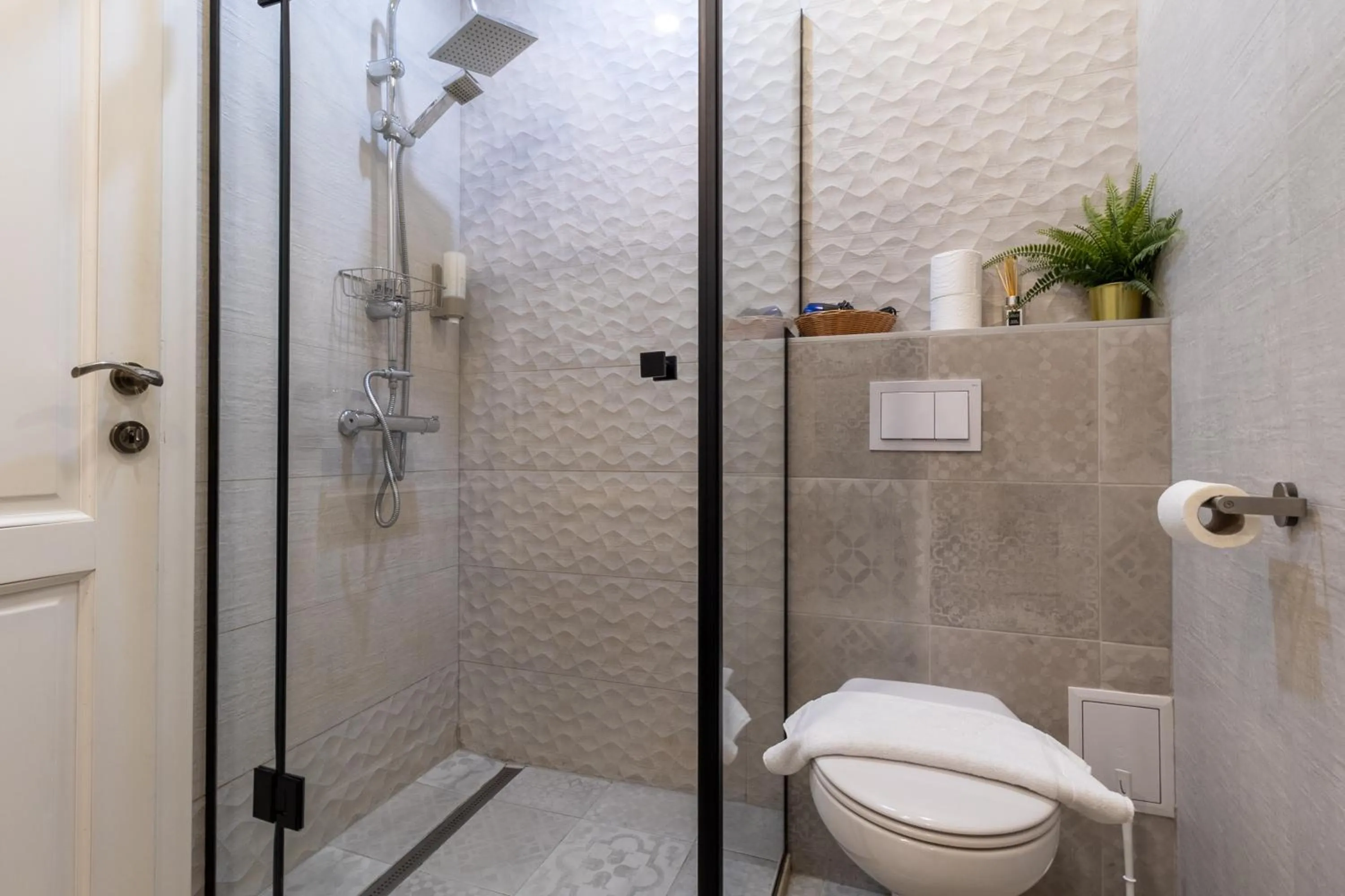 Bathroom in Lumiere House Sibiu