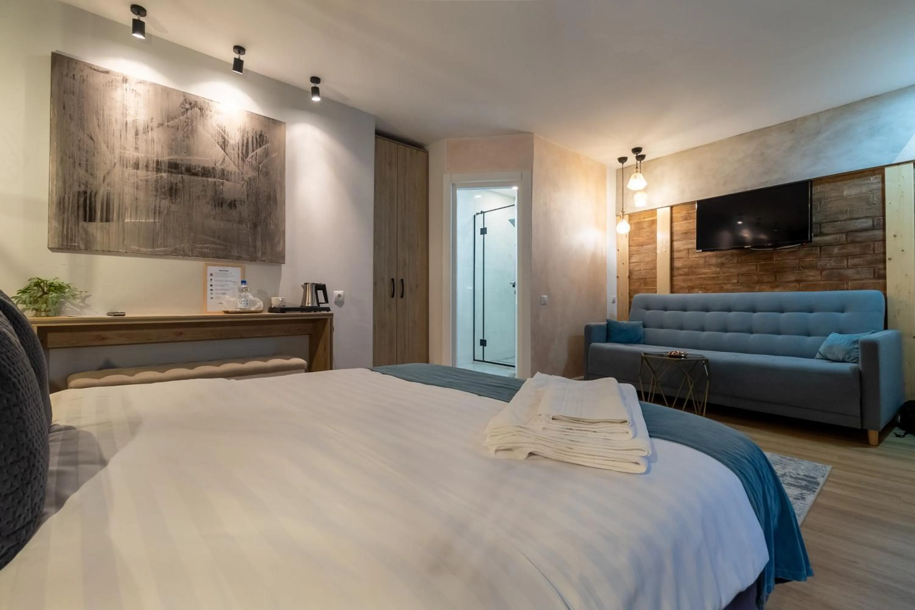 Bed in Lumiere House Sibiu