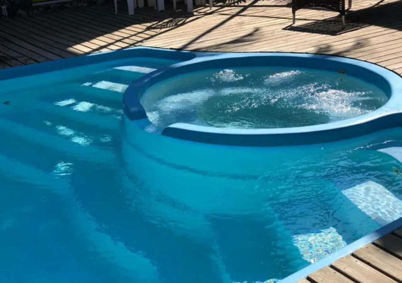 Swimming pool in Pousada Halliny do Rosa