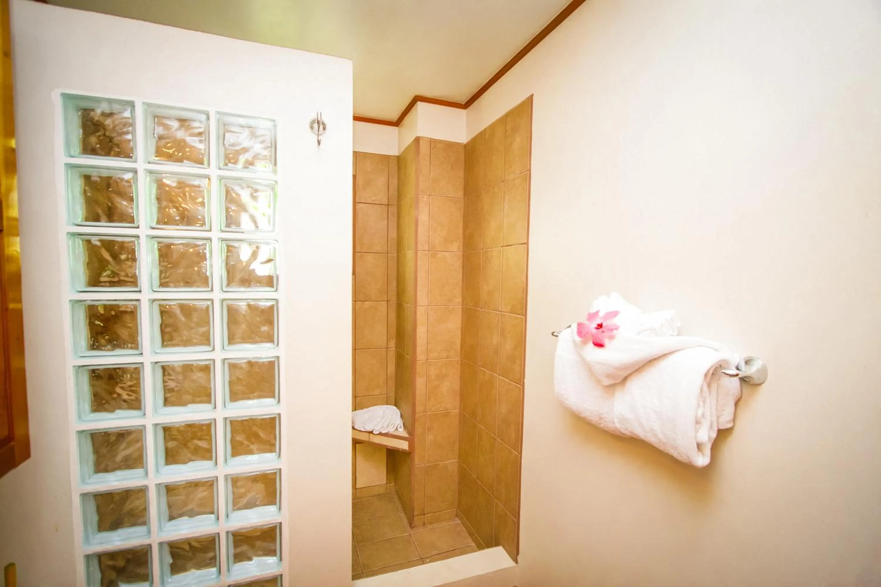 Shower in Sapphire Beach Resort