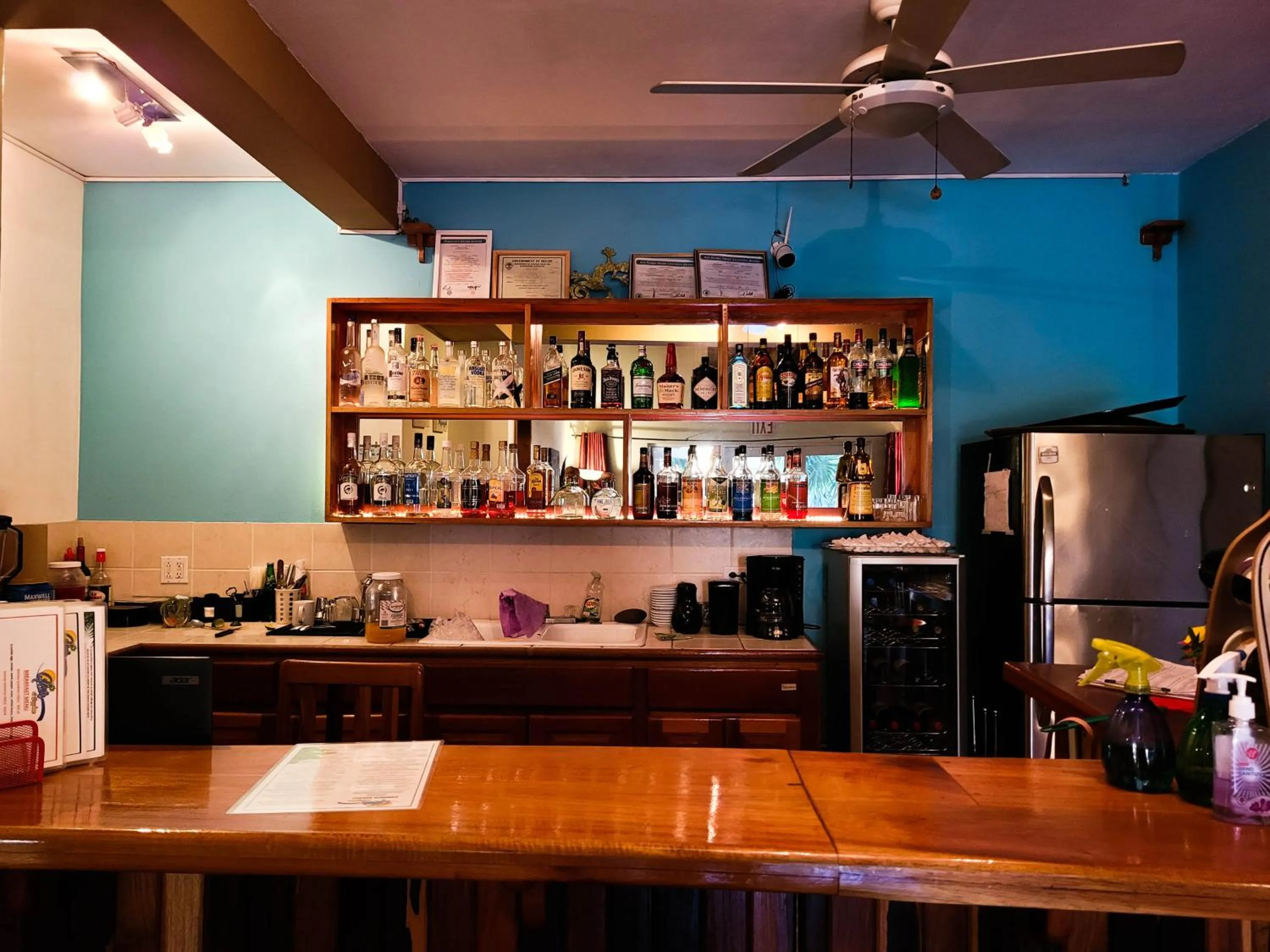 Restaurant/places to eat in Sapphire Beach Resort