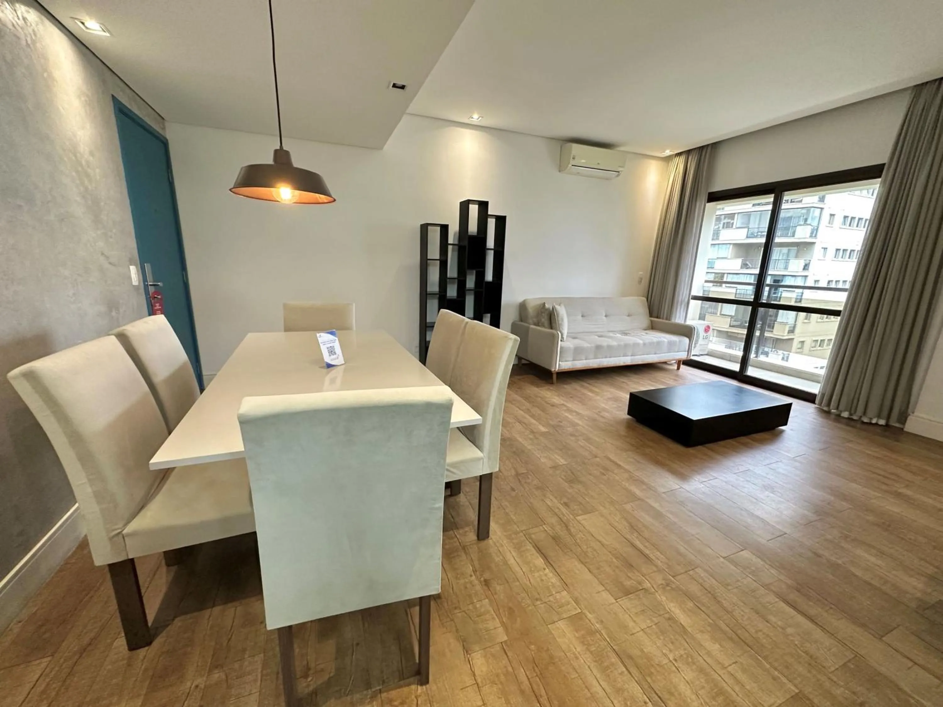 Living room, Bed in Travel Inn Flats Jardins