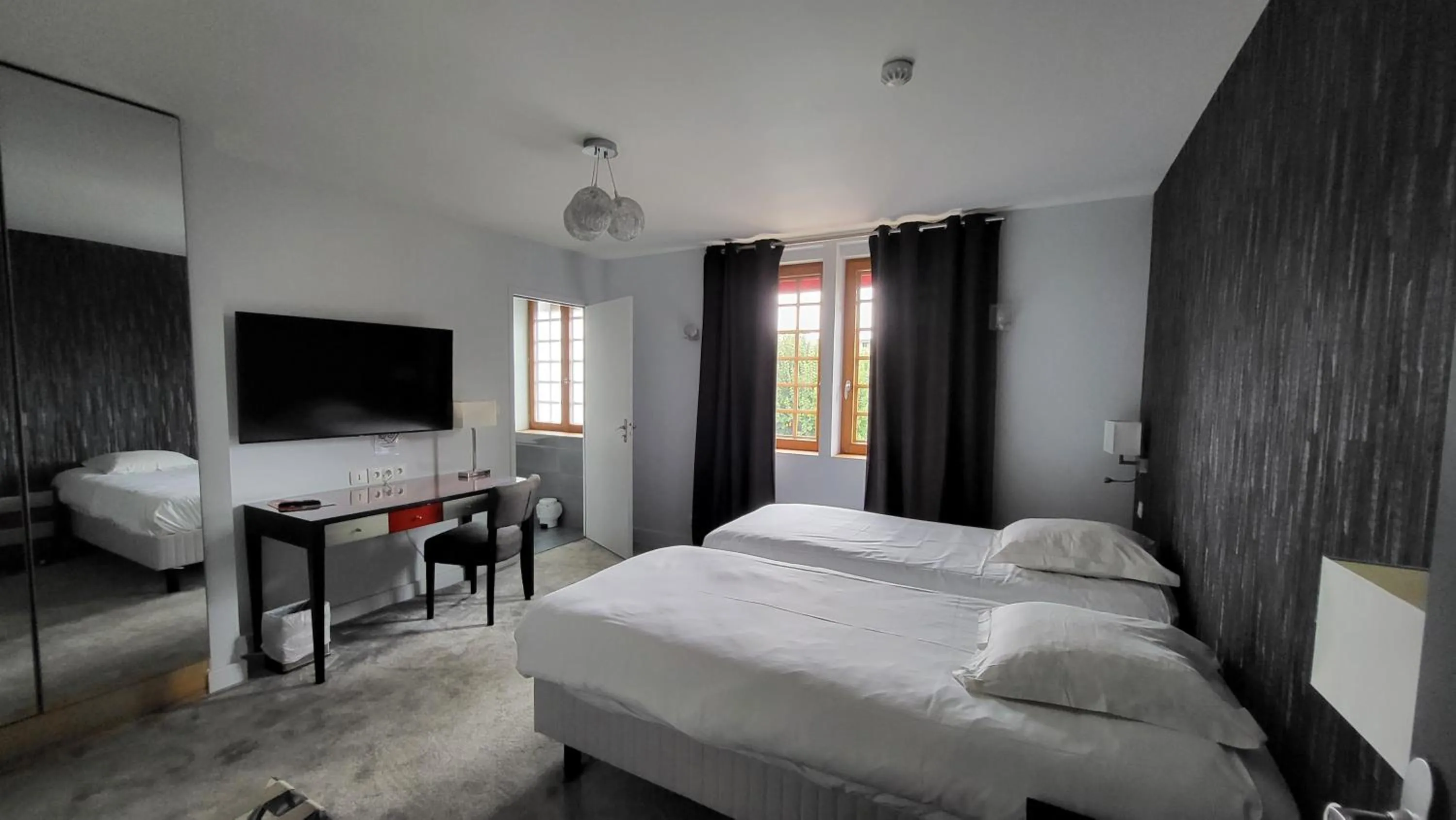 Bed in Hotel de Normandie