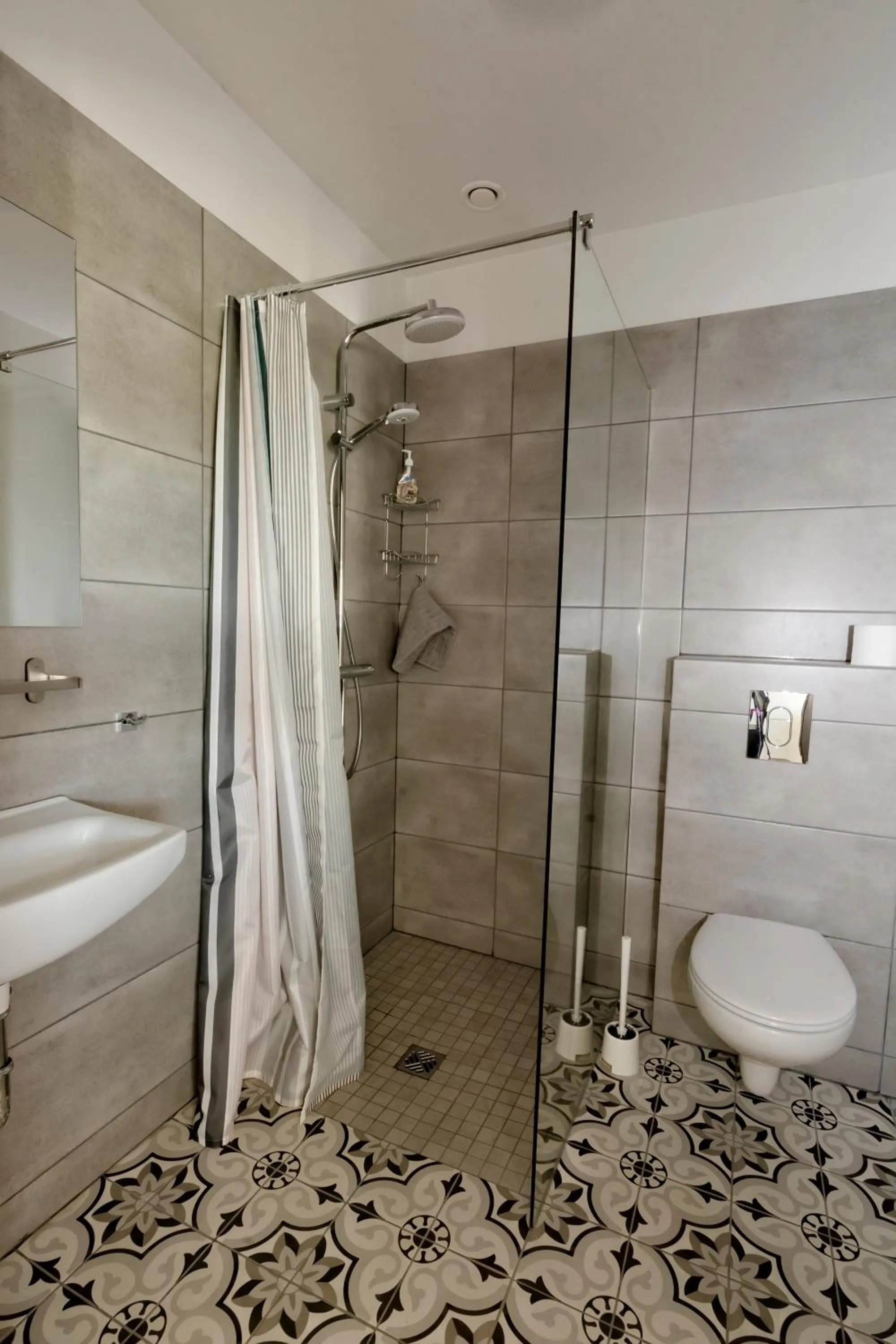 Bathroom in Loa's Nest