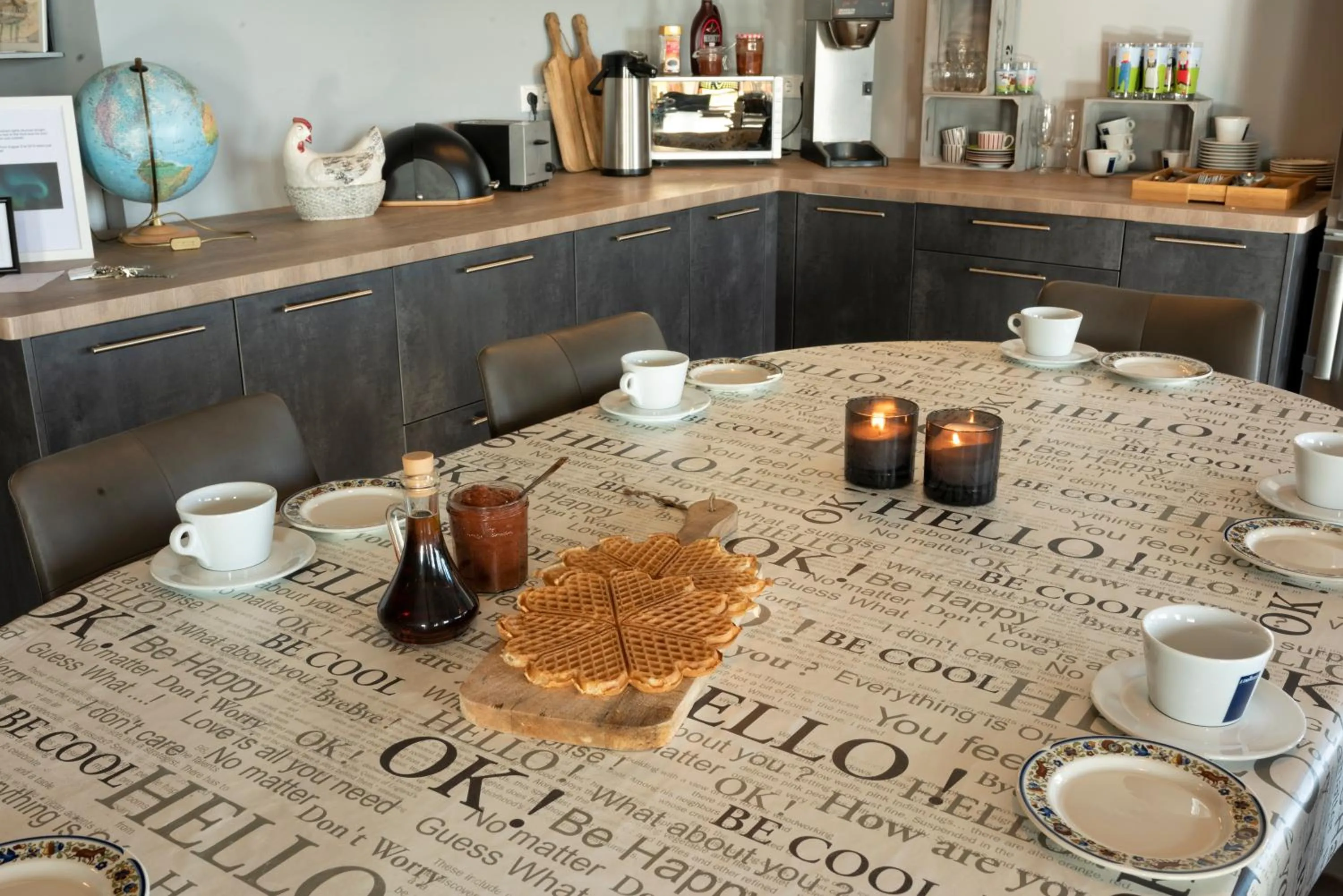 Breakfast in Loa's Nest