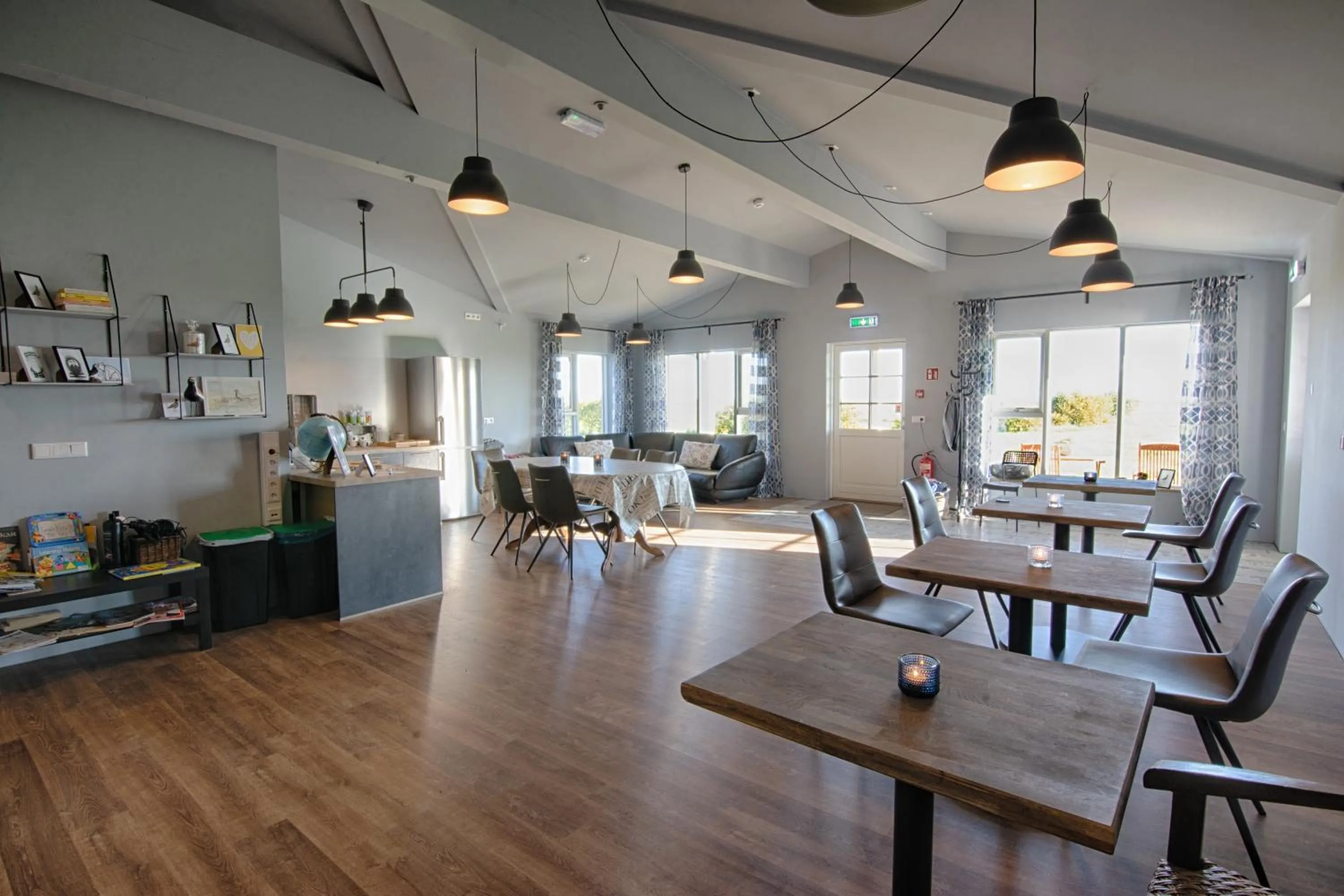 Living room in Loa's Nest