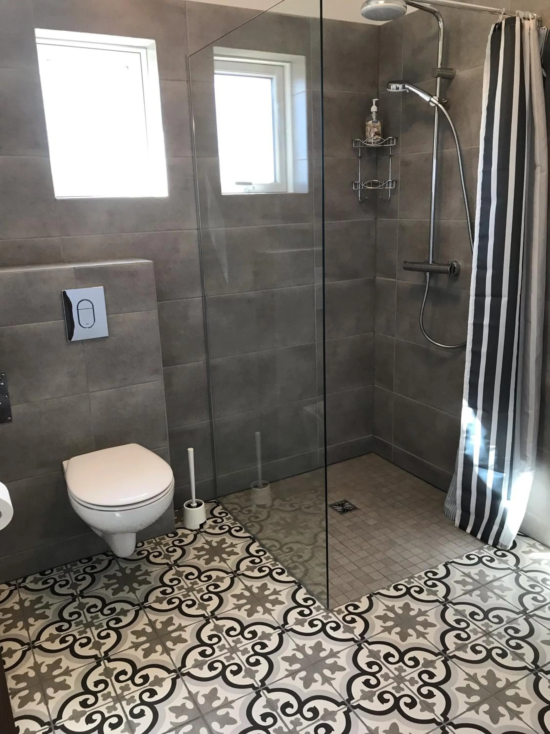 Shower in Loa's Nest