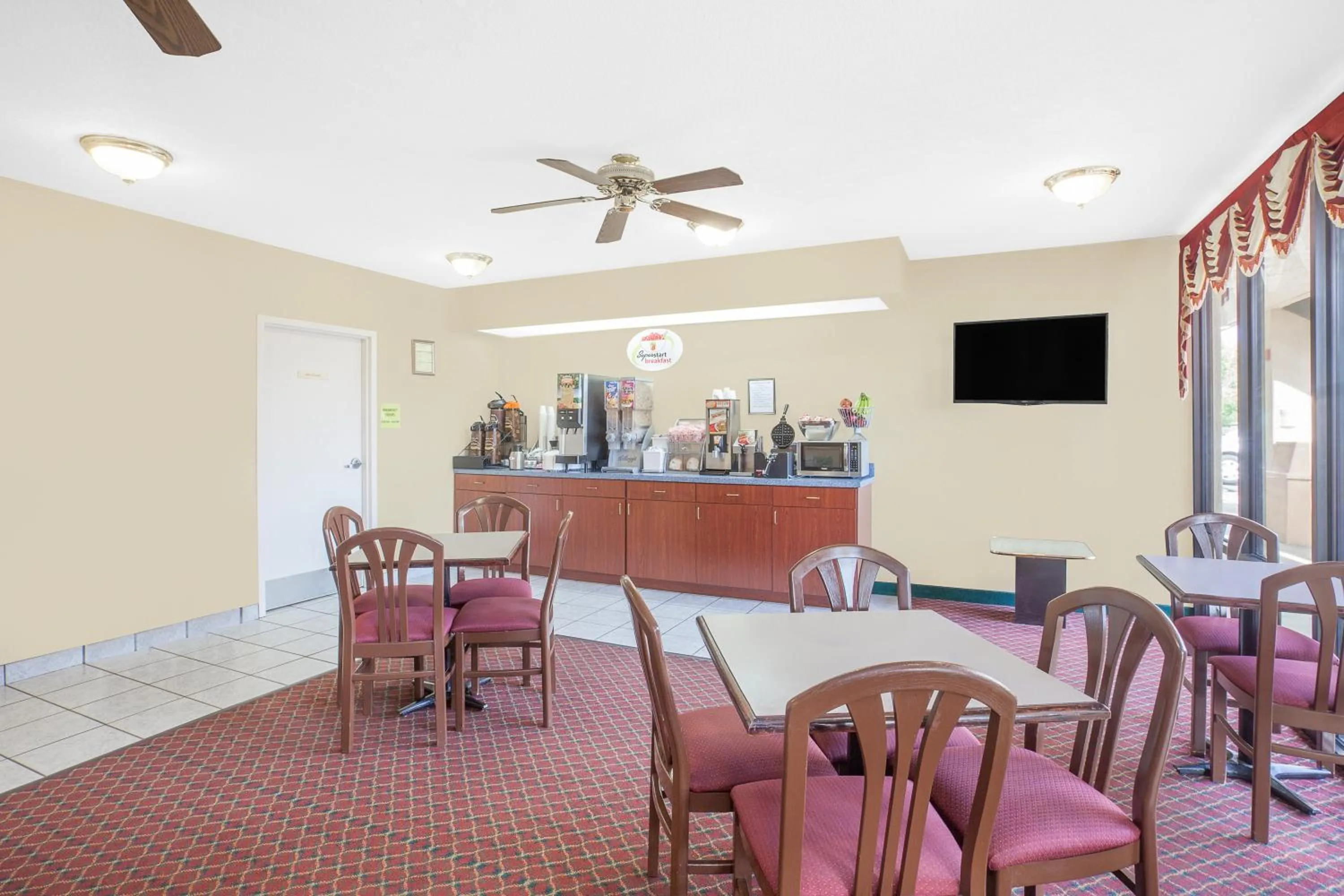 Super 8 by Wyndham Bulls Gap Greeneville Area