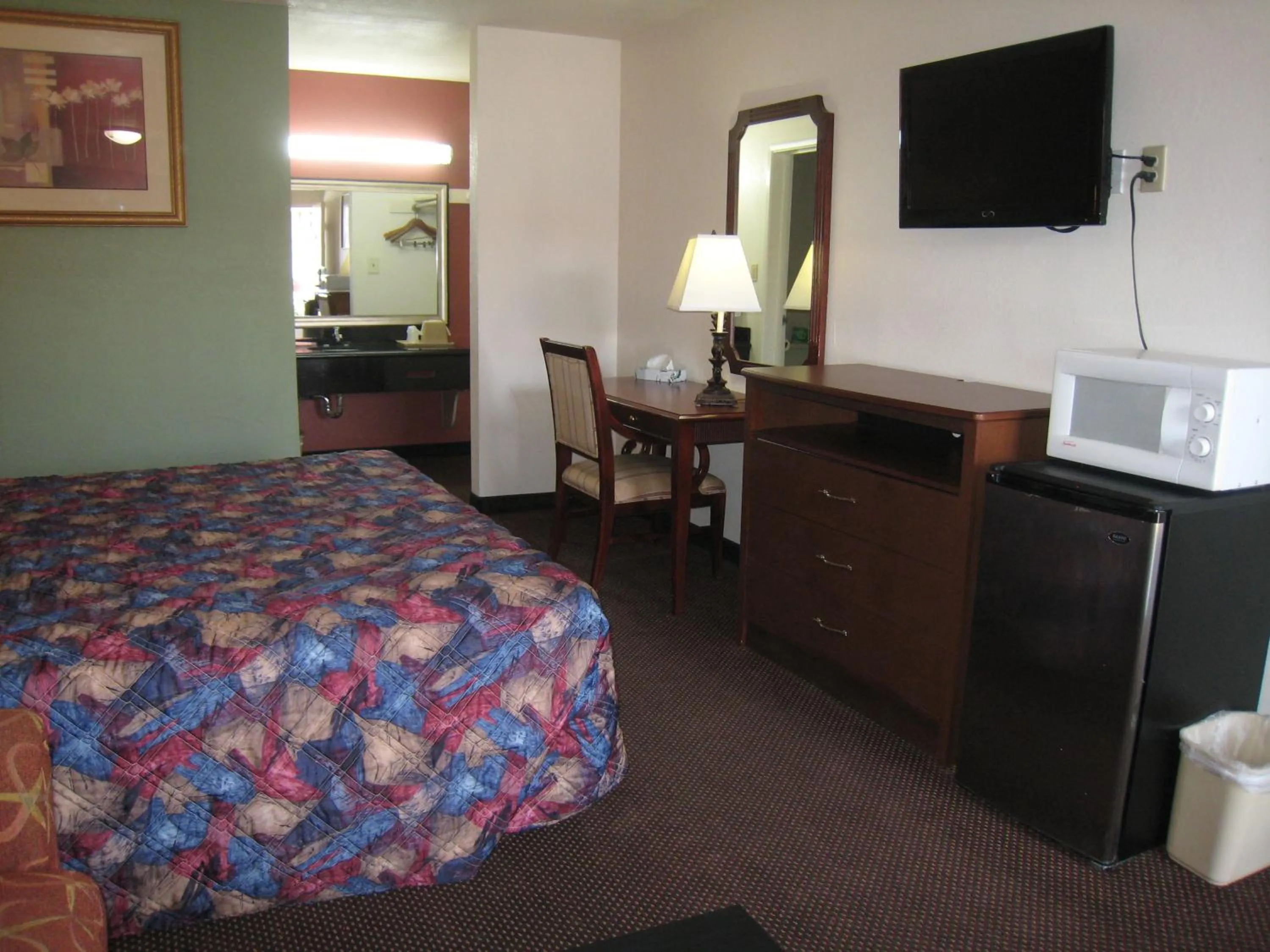 TV and multimedia, Bed in Motel 8 Maricopa