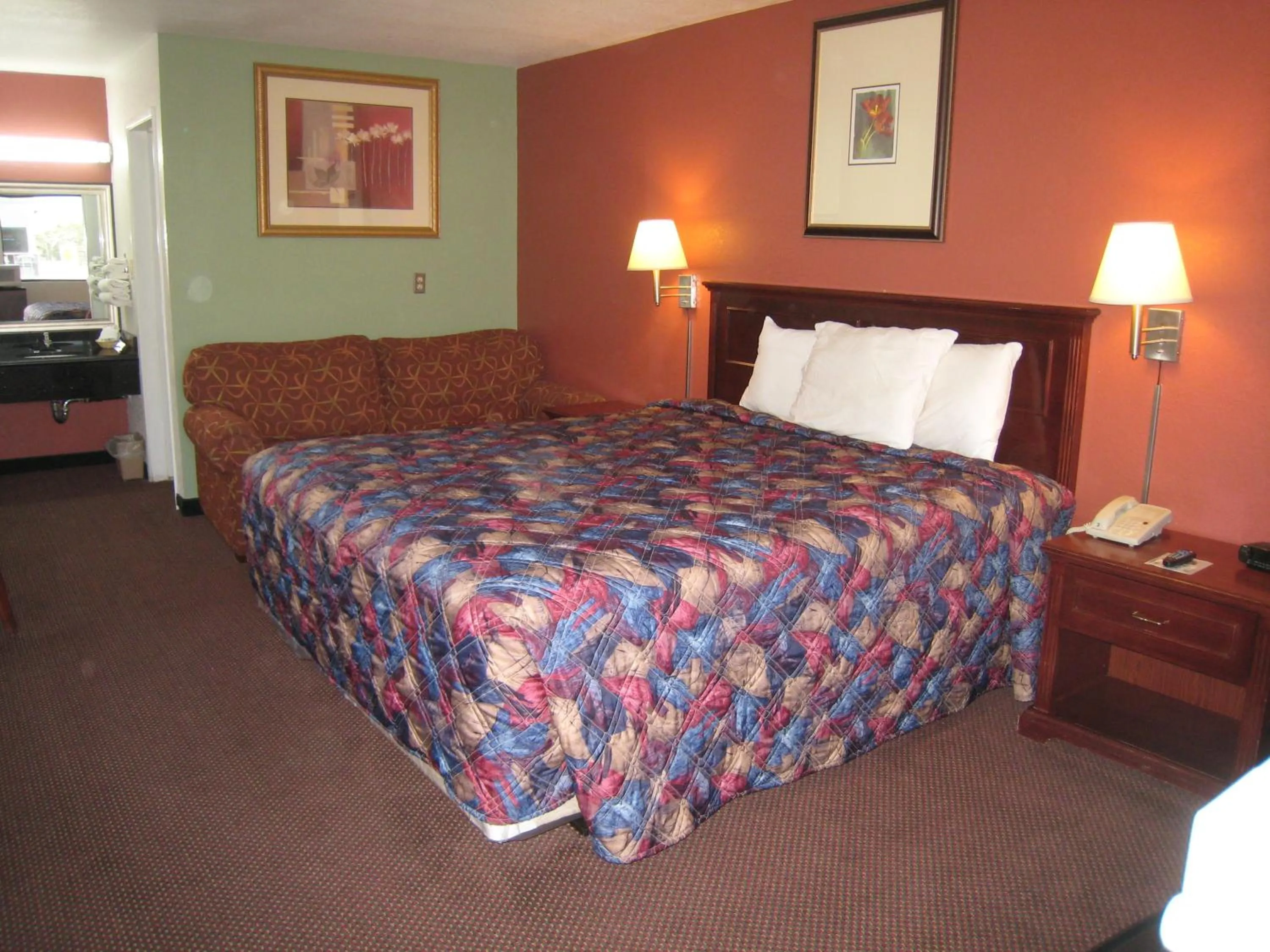 Bedroom, Bed in Motel 8 Maricopa