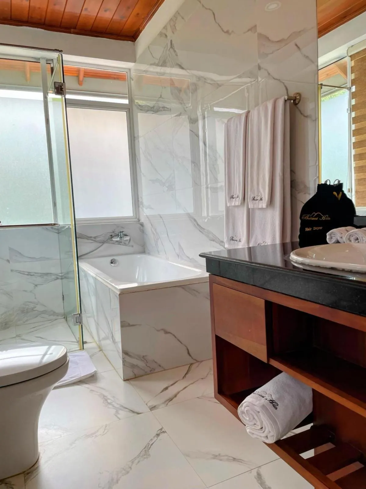 Bath in Bellwood Hills Resort & Spa