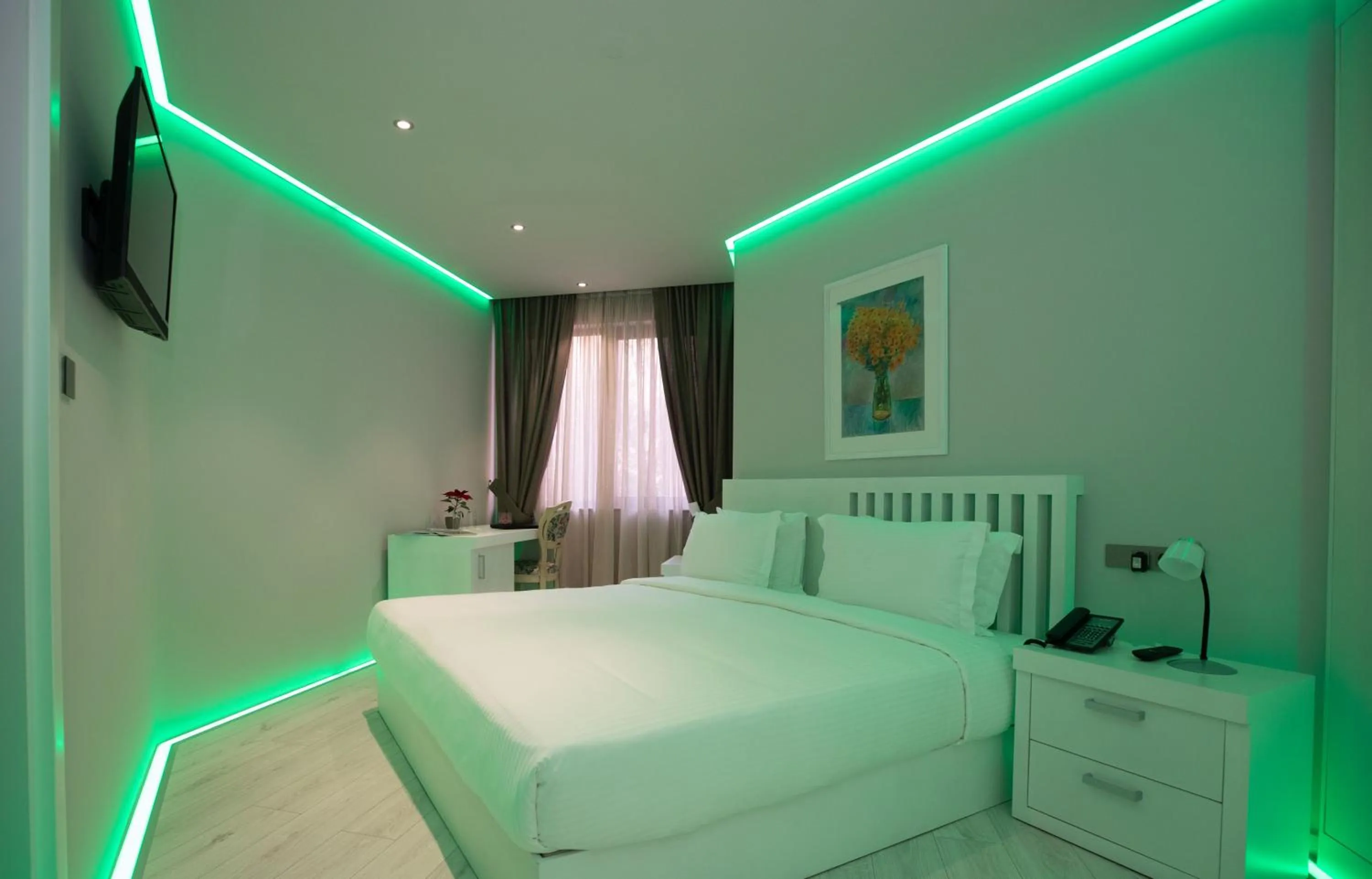 Bedroom, Bed in Metro Hotel Tirana