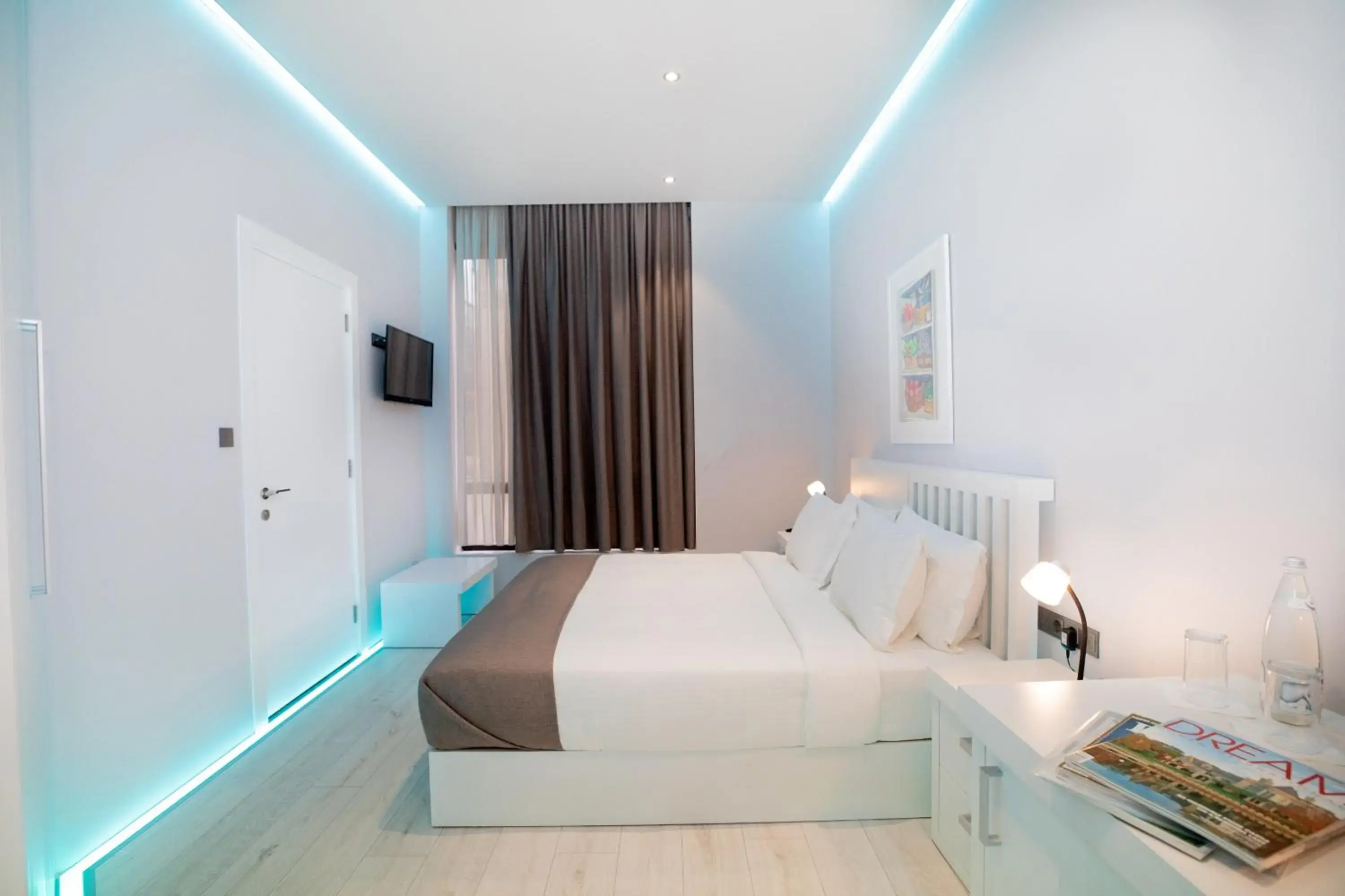 Double or Twin Room - Disability Access in Metro Hotel Tirana Double or Twin Room - Disability Access in Metro Hotel Tirana