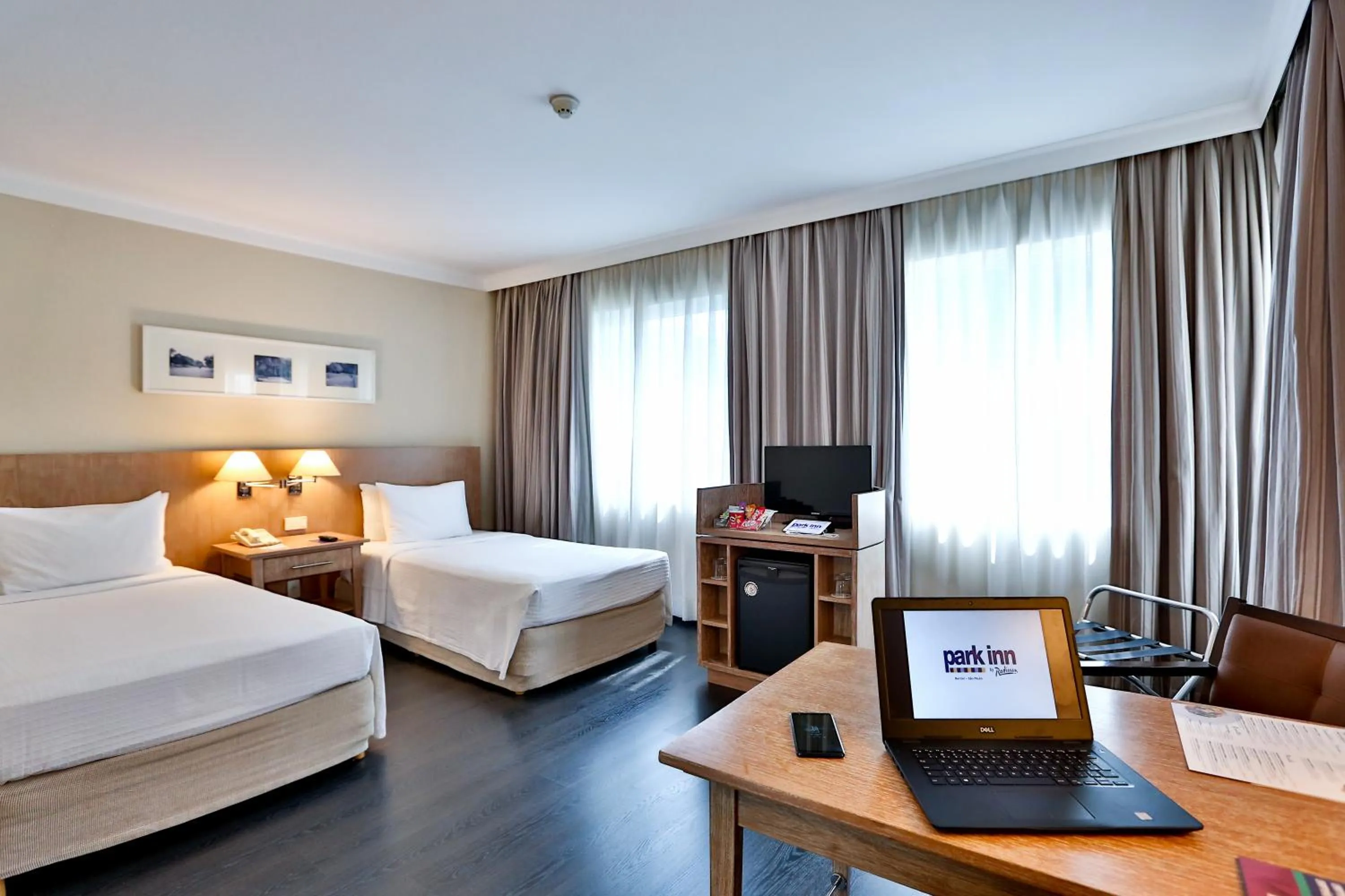 Photo of the whole room, Bed in Park Inn by Radisson Berrini