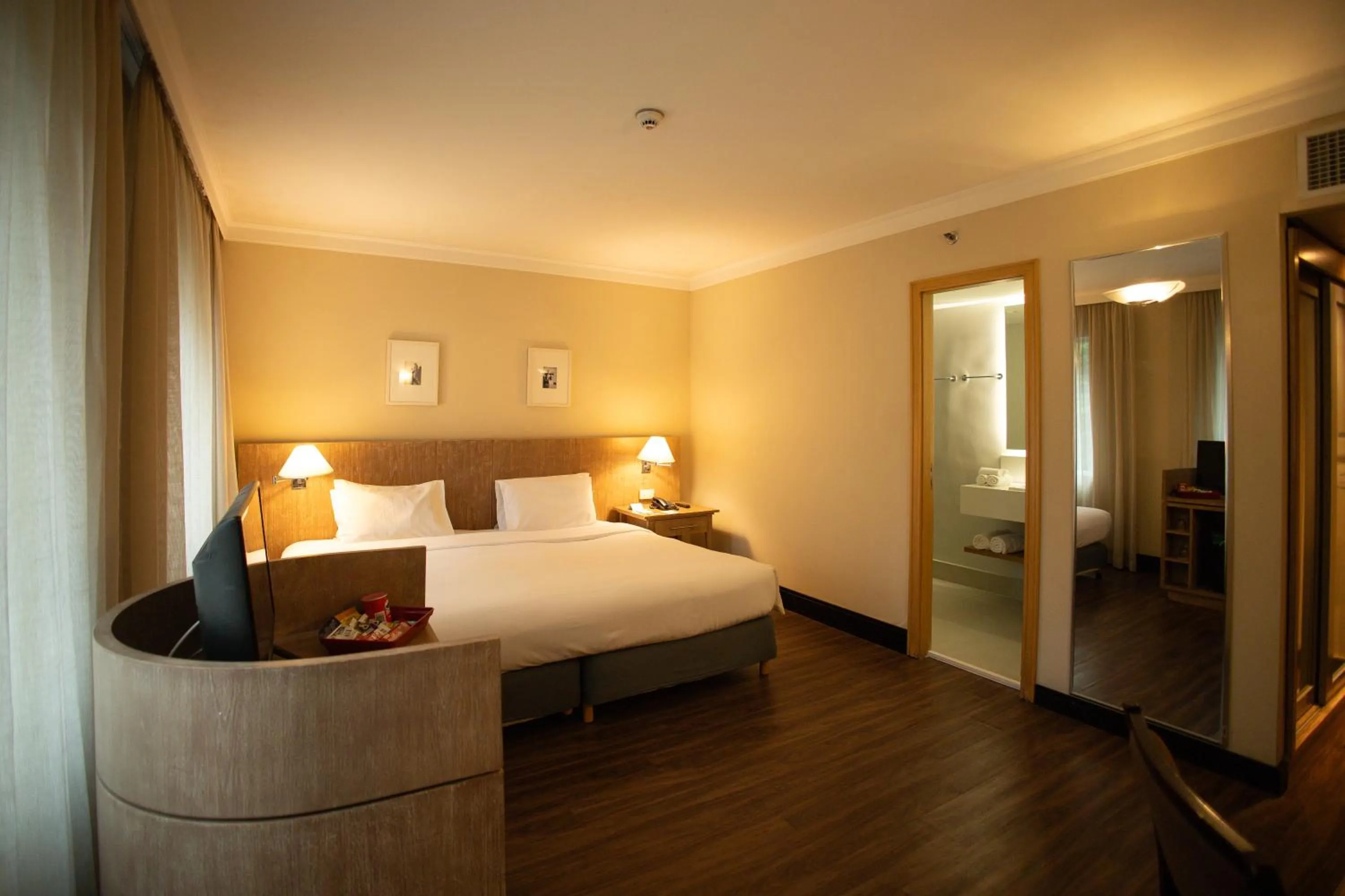 Photo of the whole room, Bed in Park Inn by Radisson Berrini