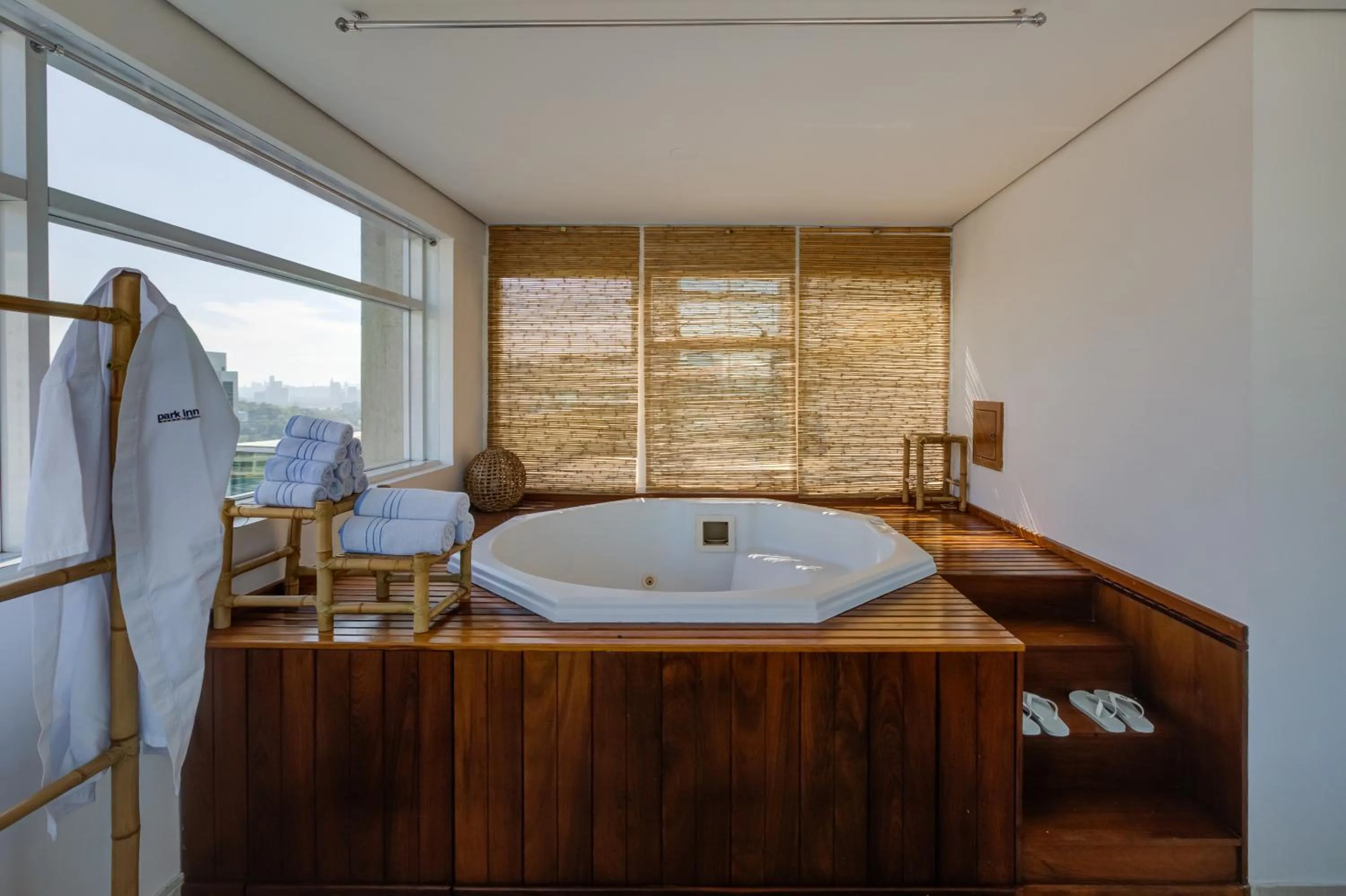 Hot Tub in Park Inn by Radisson Berrini