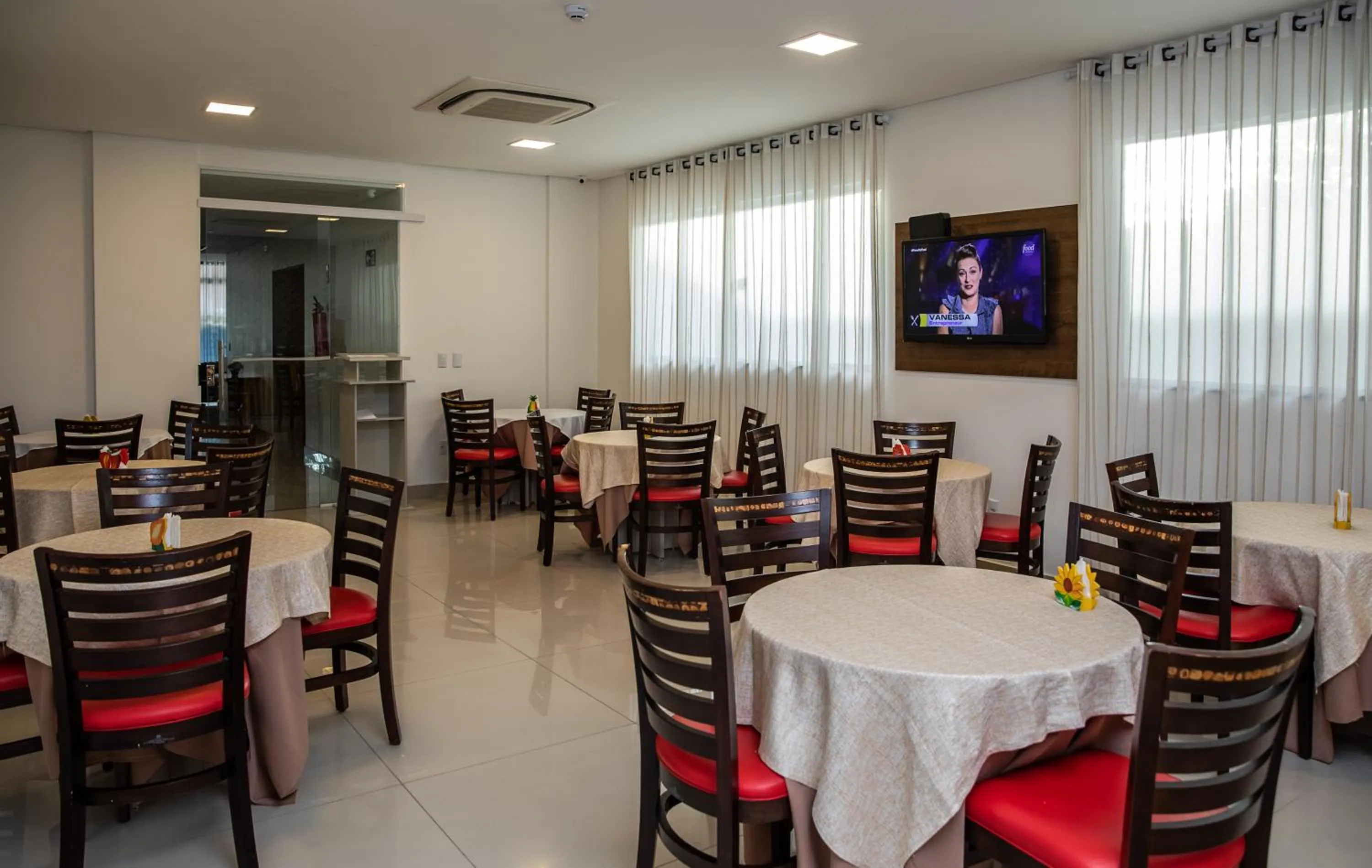 Restaurant/places to eat in Tambau Beach Hotel