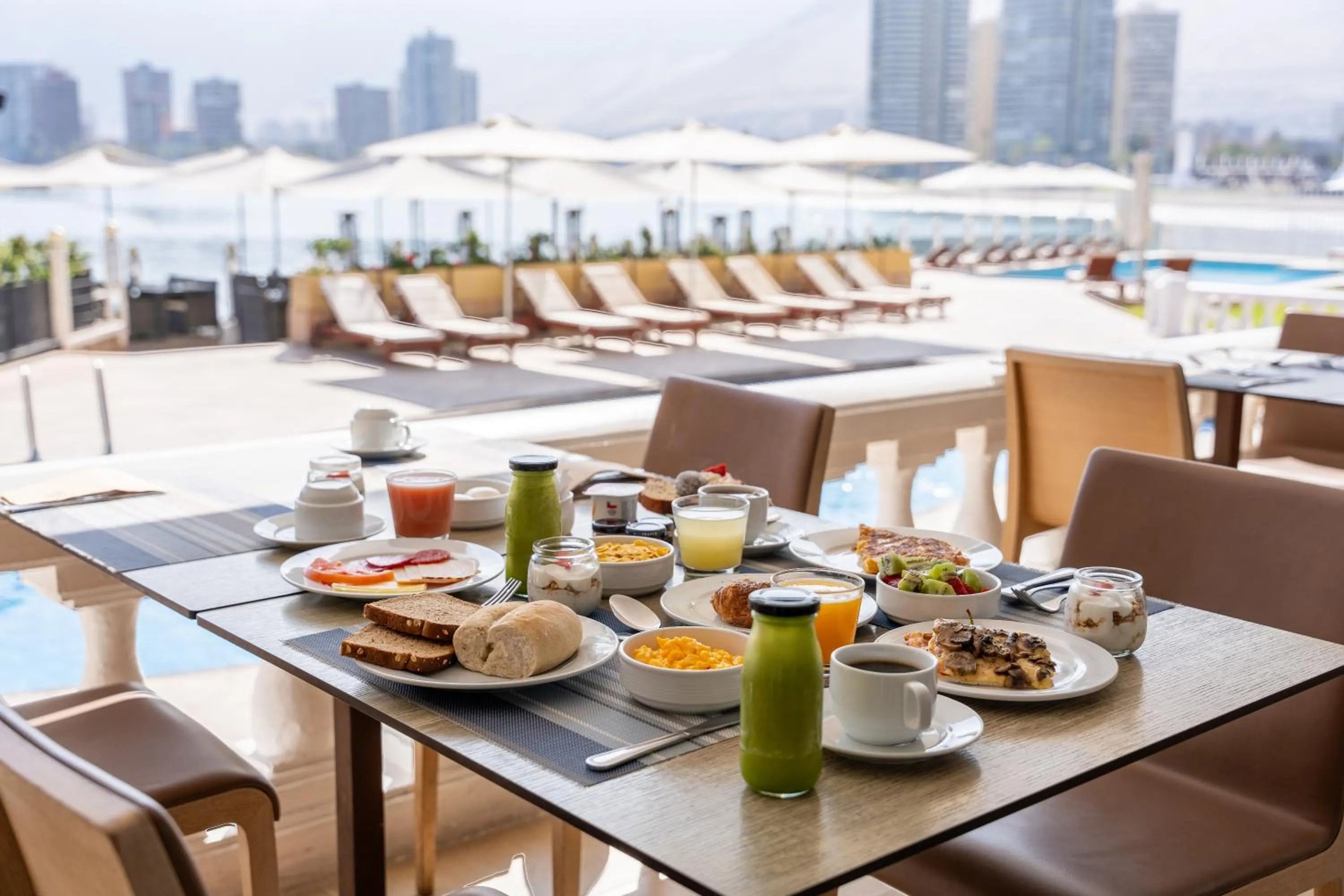 Restaurant/places to eat in Terrado Suites Iquique