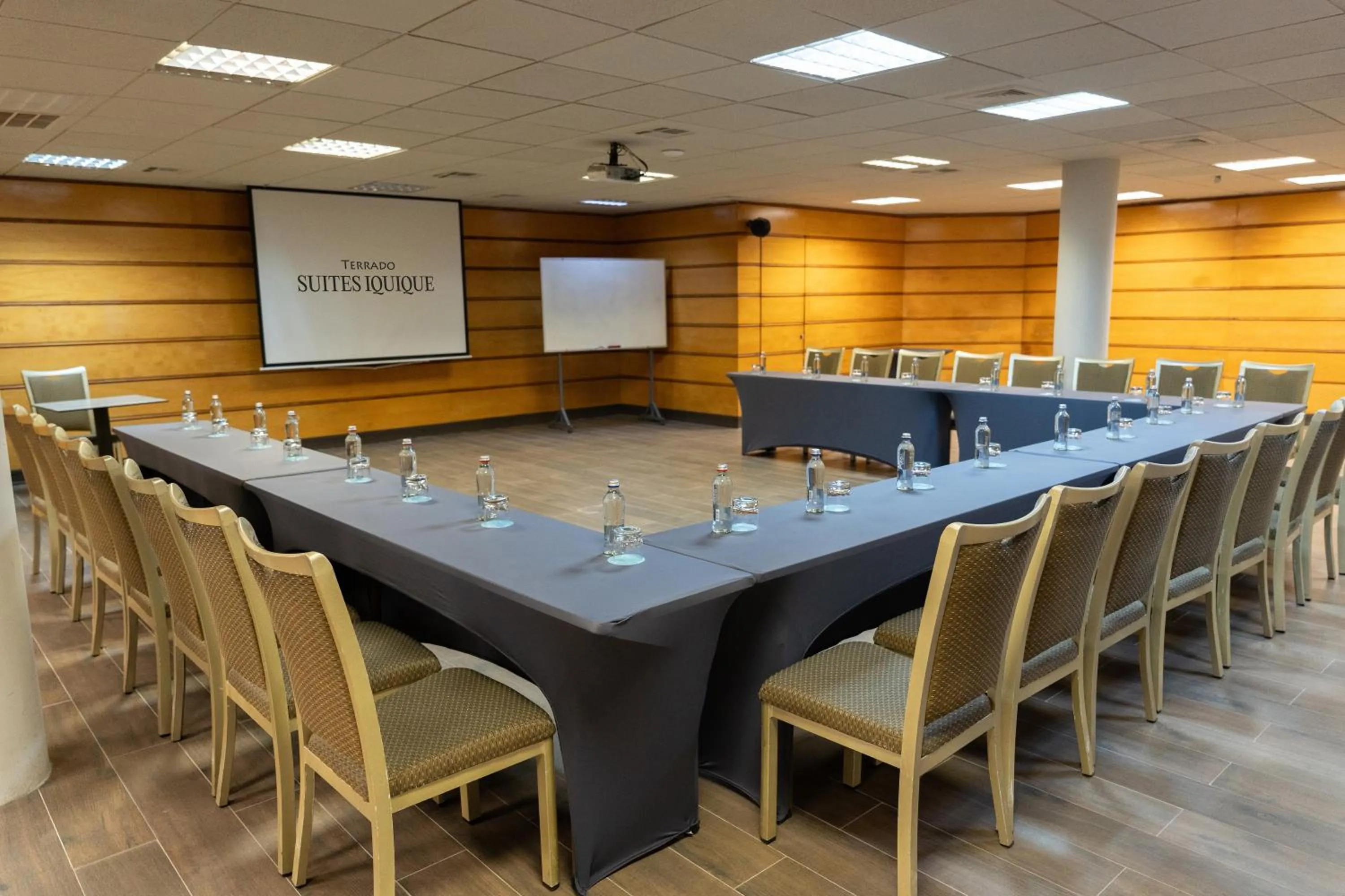 Meeting/conference room in Terrado Suites Iquique
