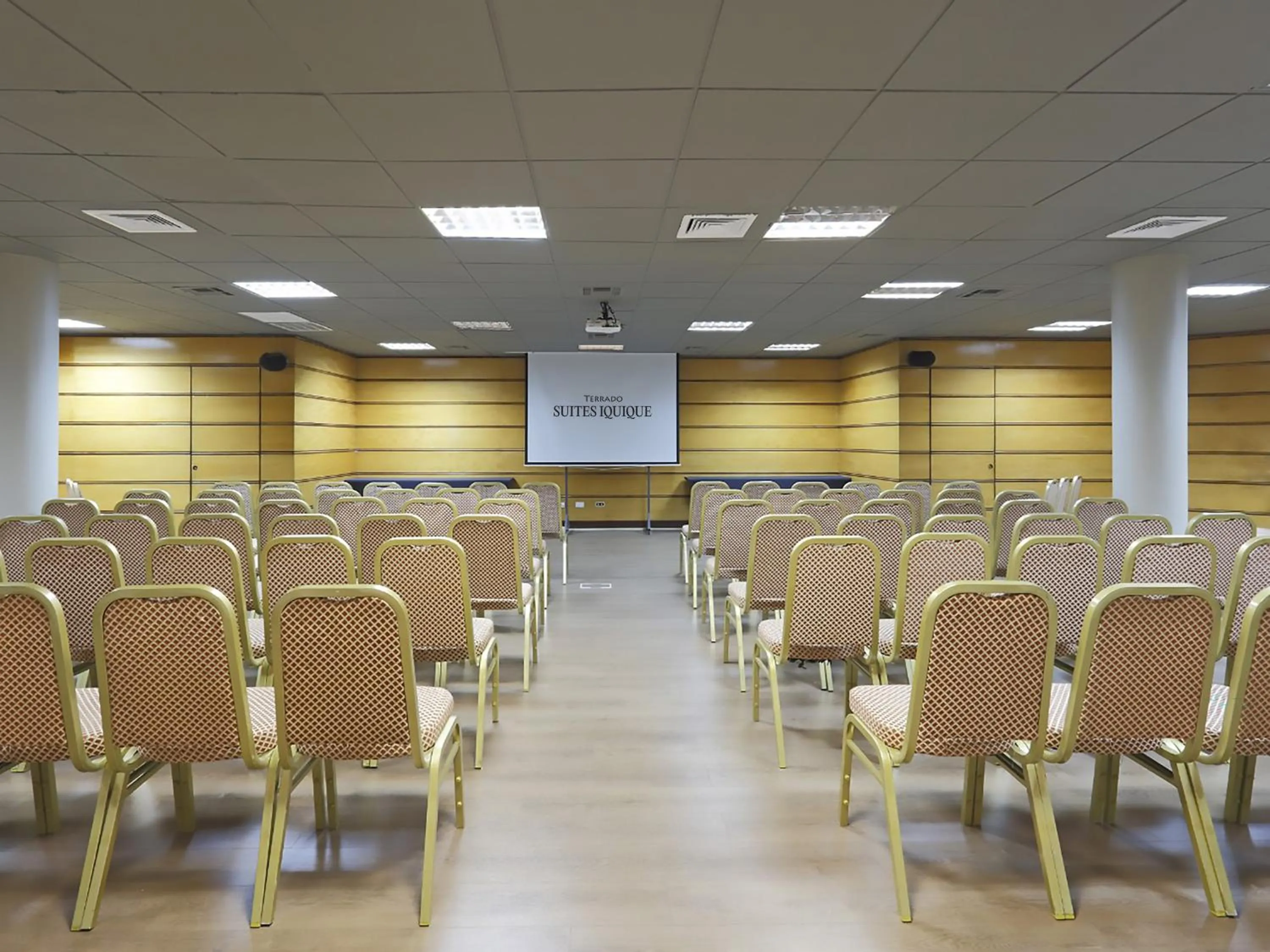 Meeting/conference room in Terrado Suites Iquique