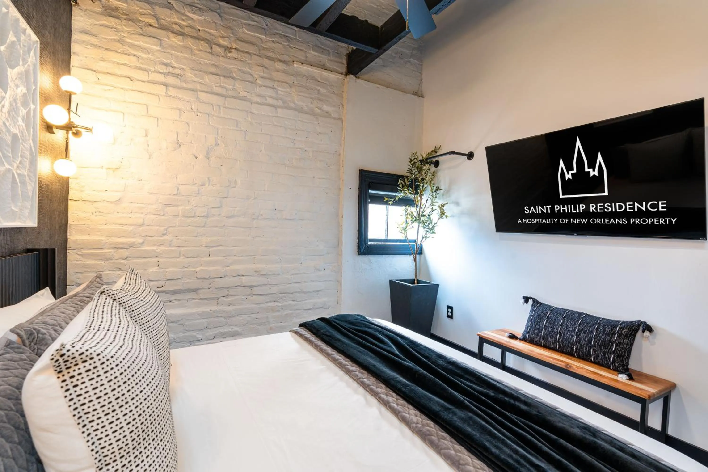 Bed in Saint Philip Residence