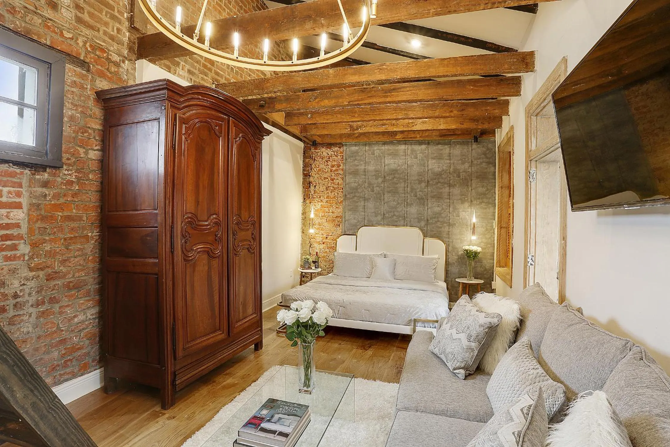 Bedroom, Bed in Saint Philip Residence