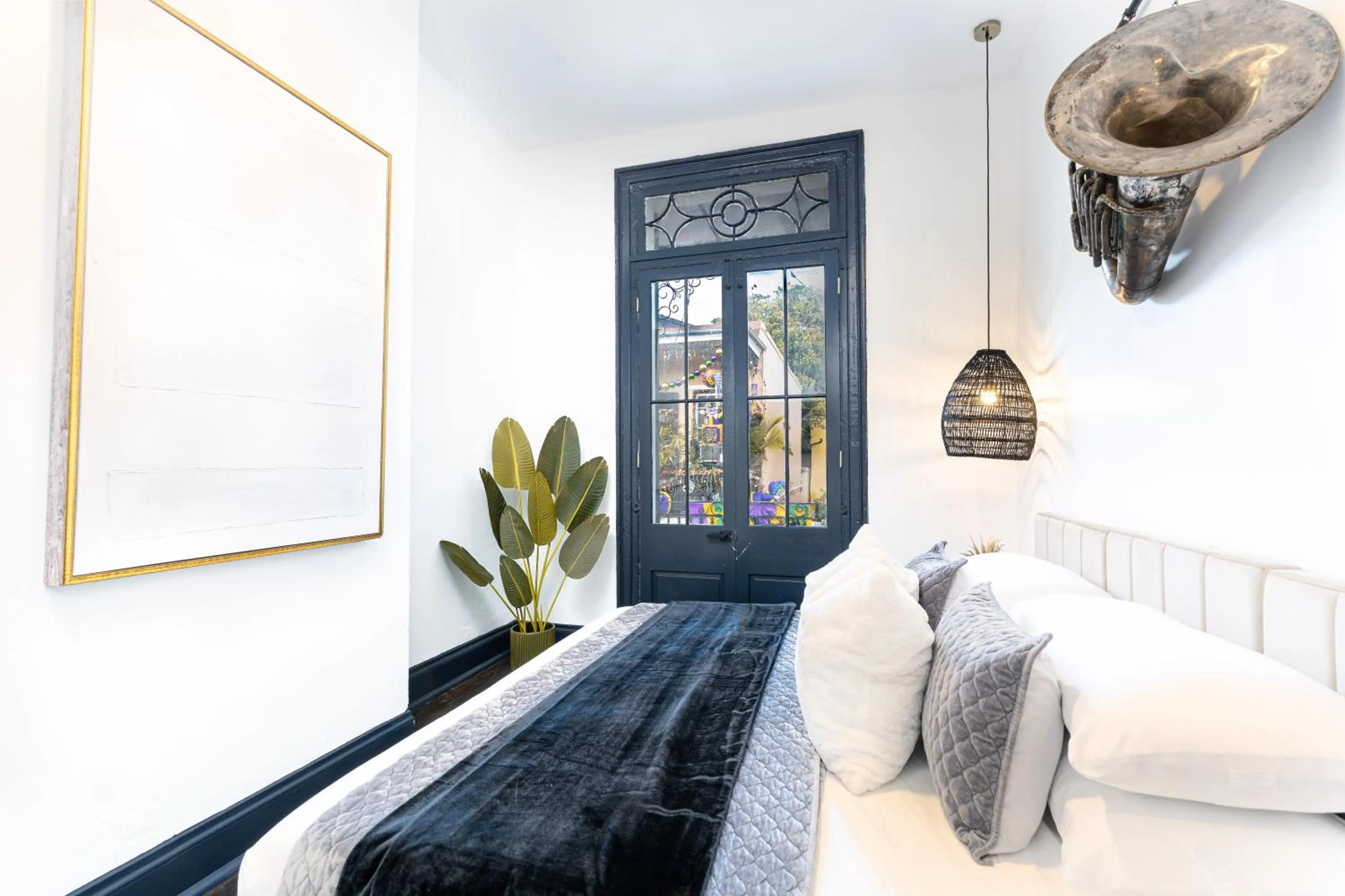 Bed in Saint Philip Residence