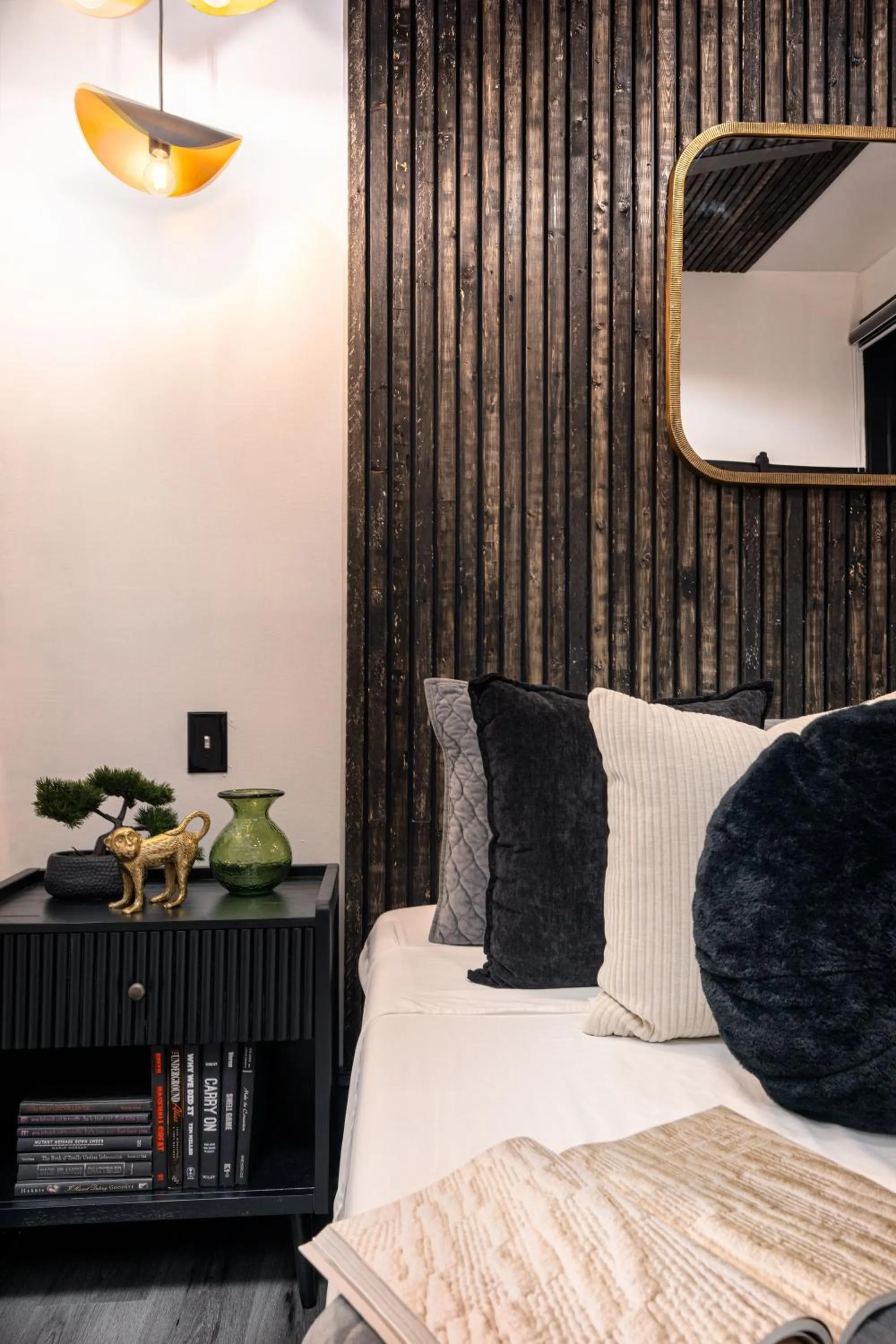 Bed in Saint Philip Residence