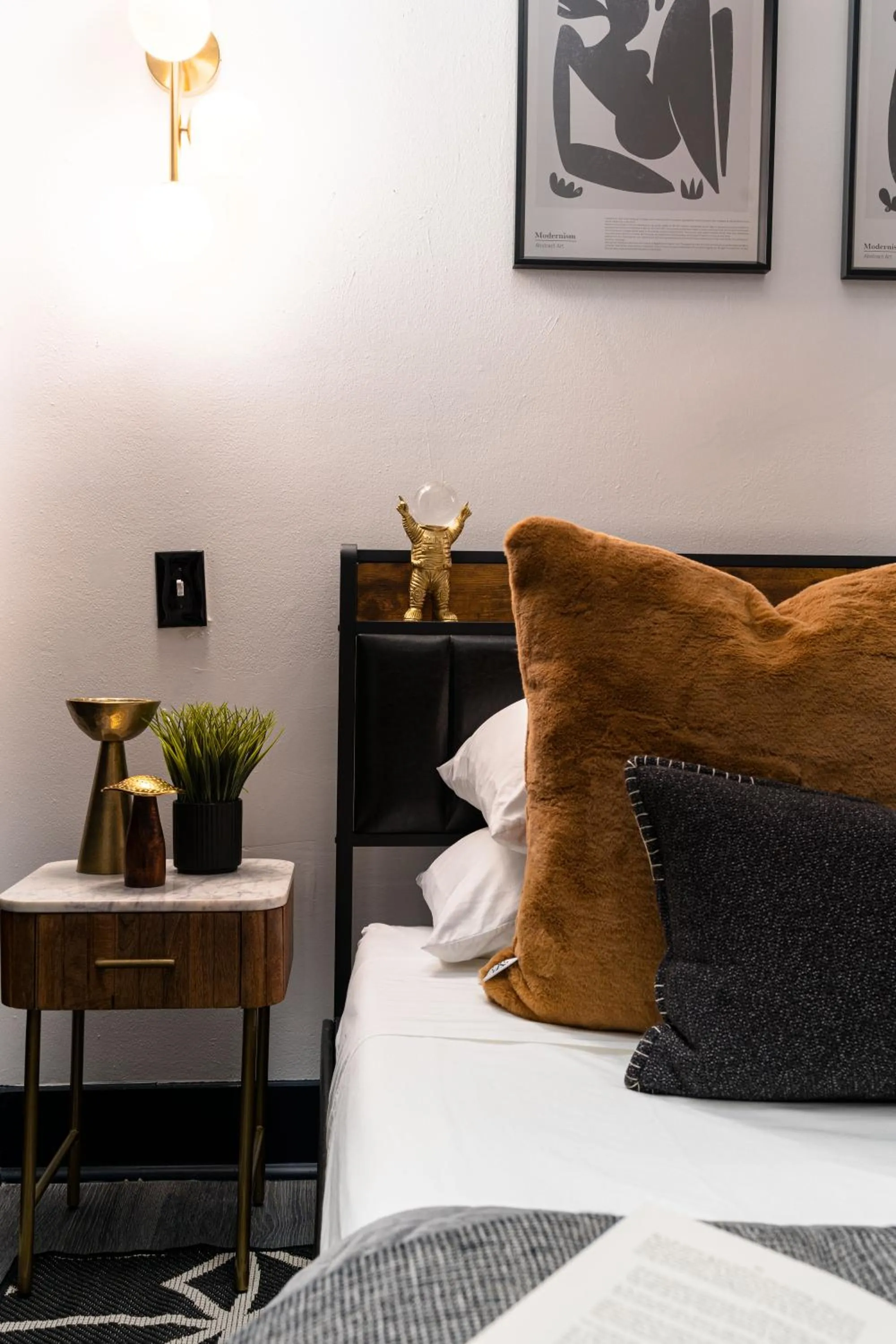 Bed in Saint Philip Residence