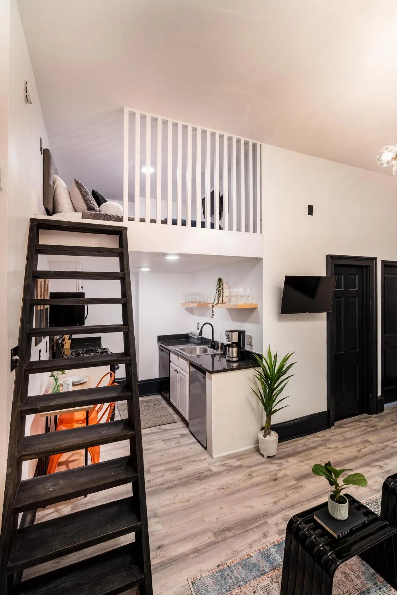 Facade/entrance in Saint Philip Residence