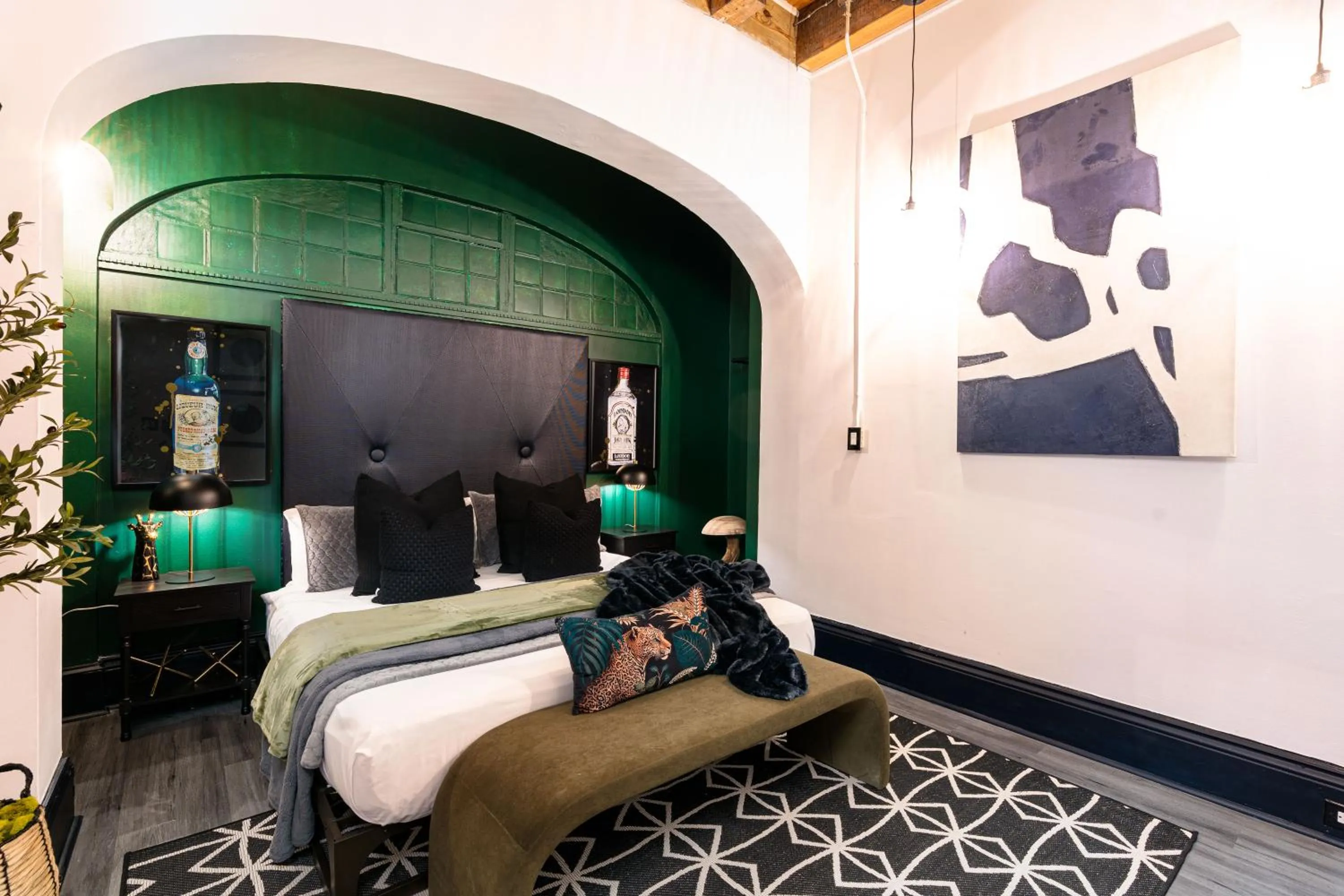 Bed in Saint Philip Residence