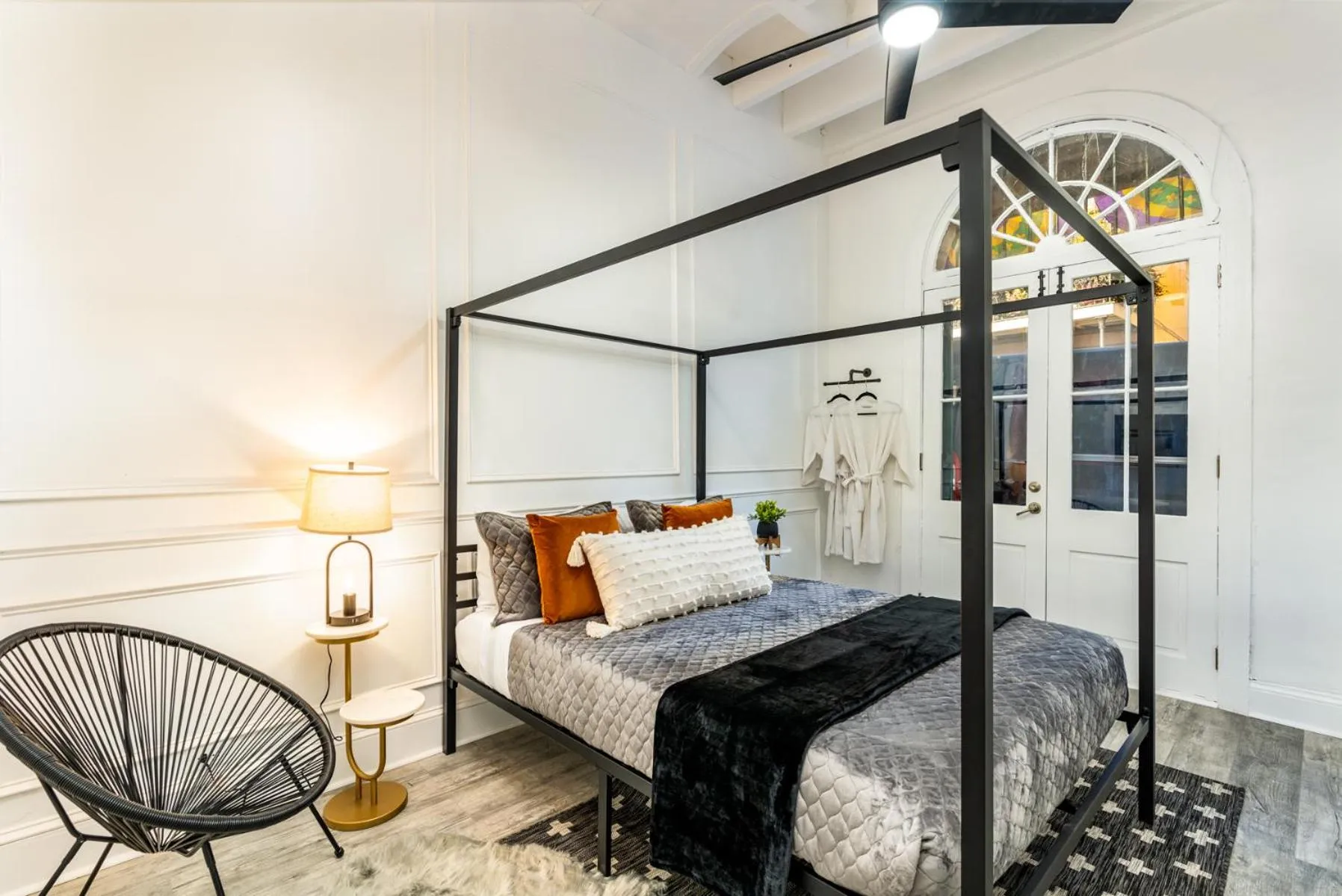 Bed in Saint Philip Residence