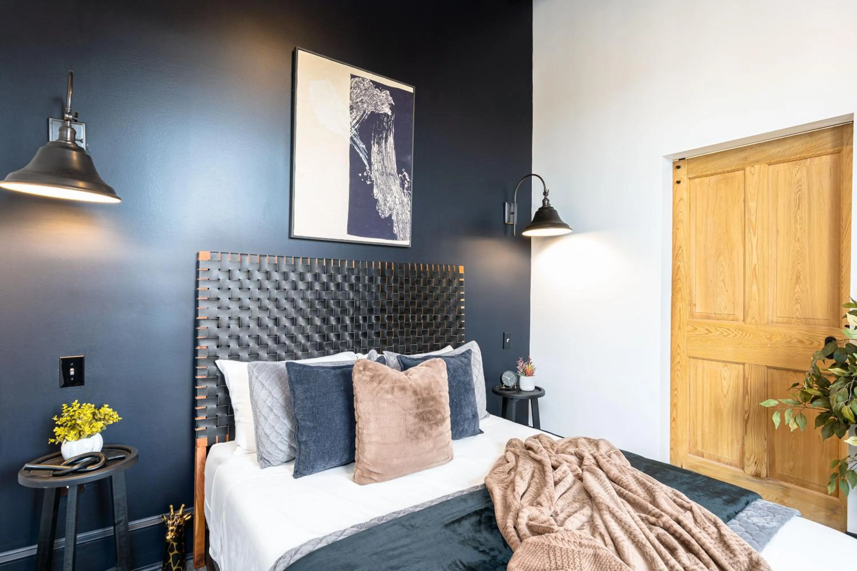 Bed in Saint Philip Residence