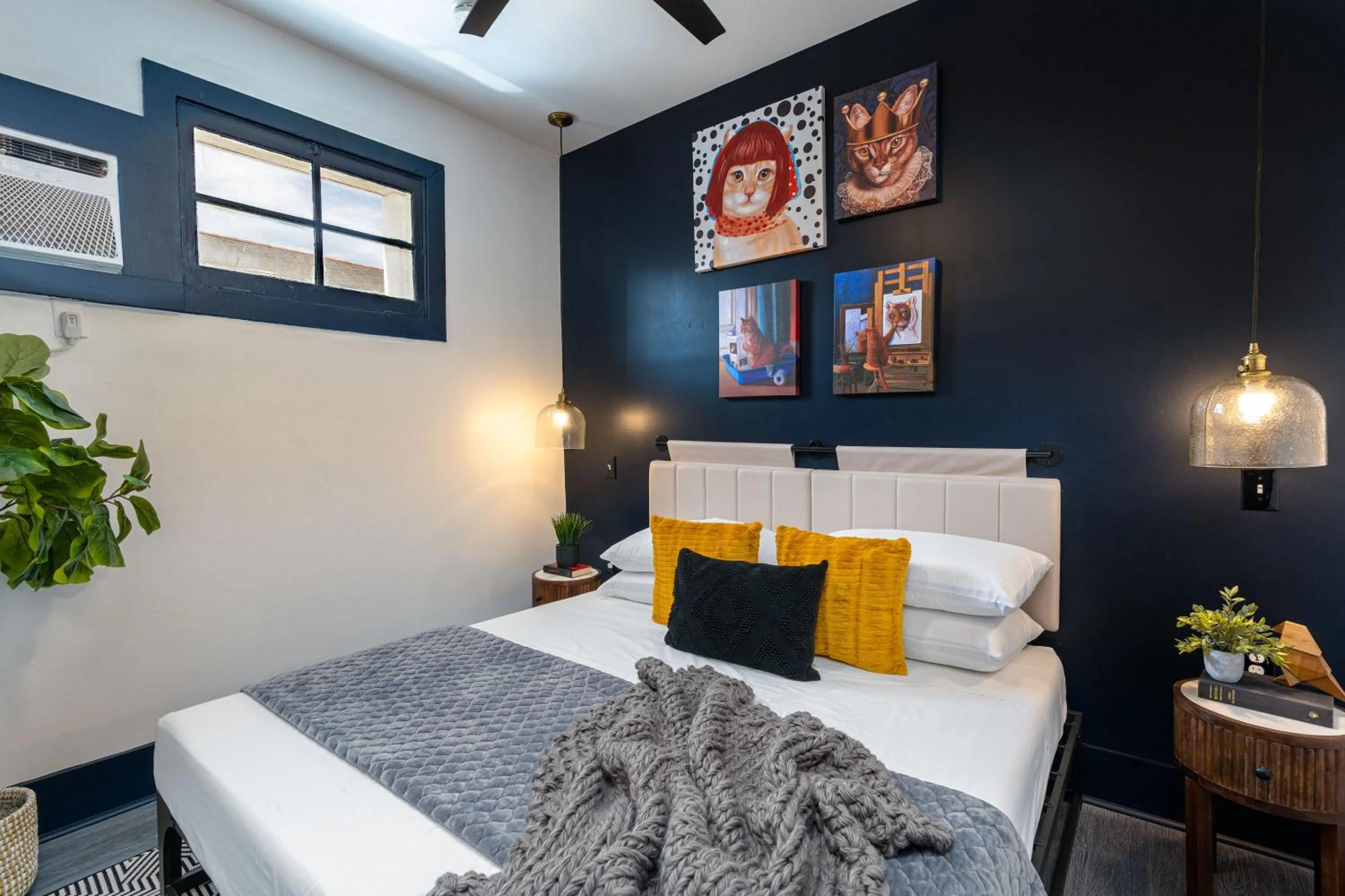 Bed in Saint Philip Residence