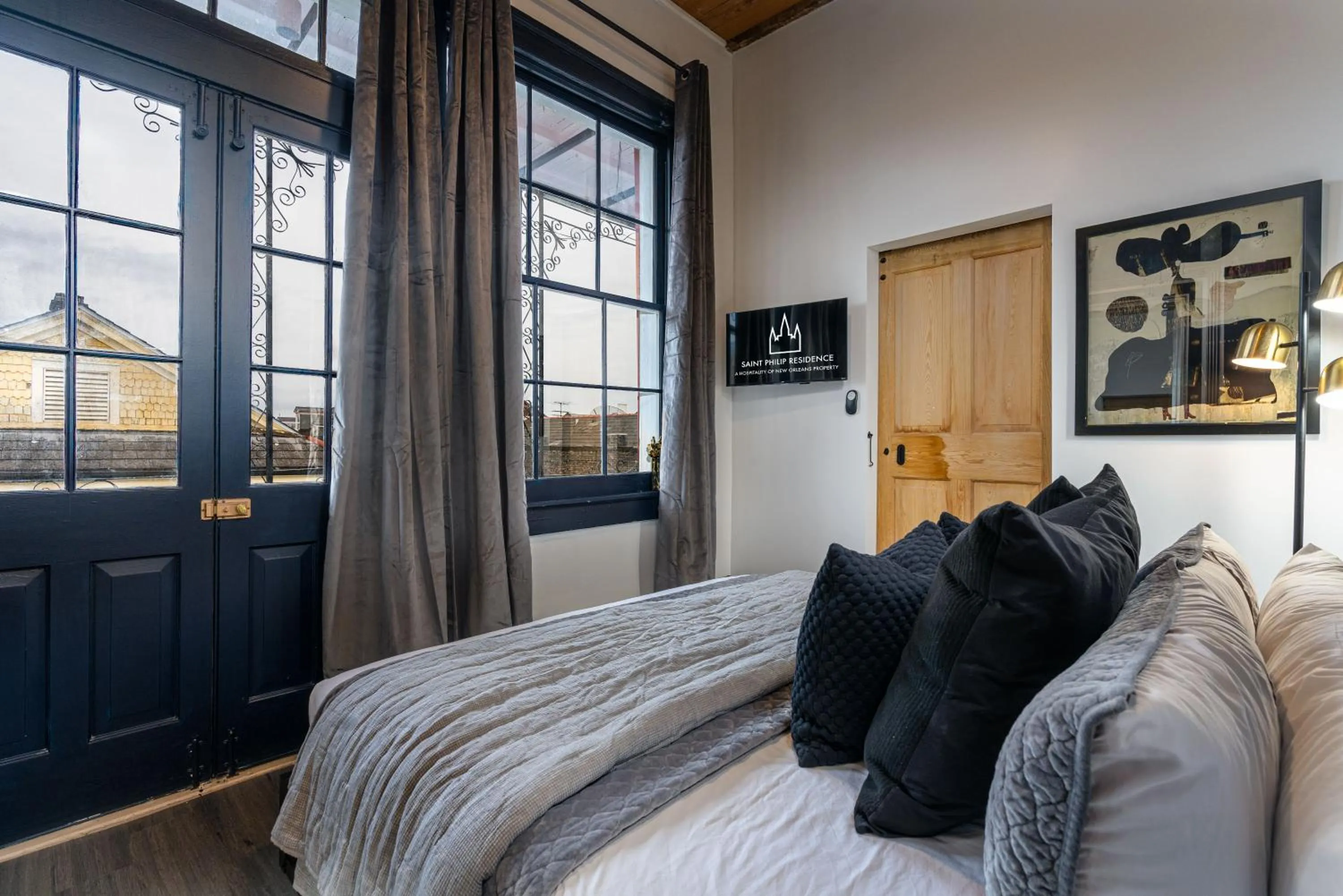 Bed in Saint Philip Residence